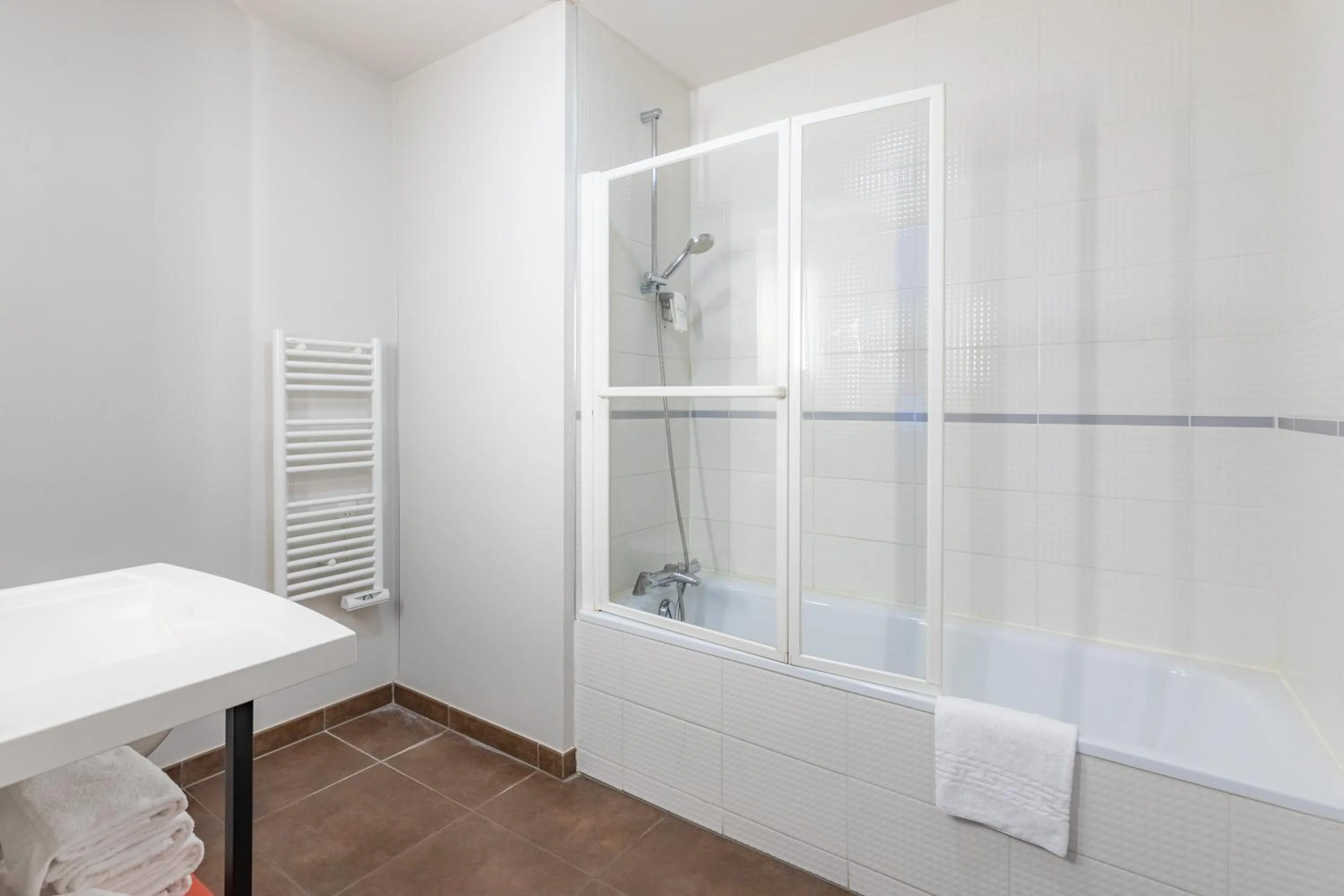 Bathroom in Appart'City Confort Bordeaux Chartrons