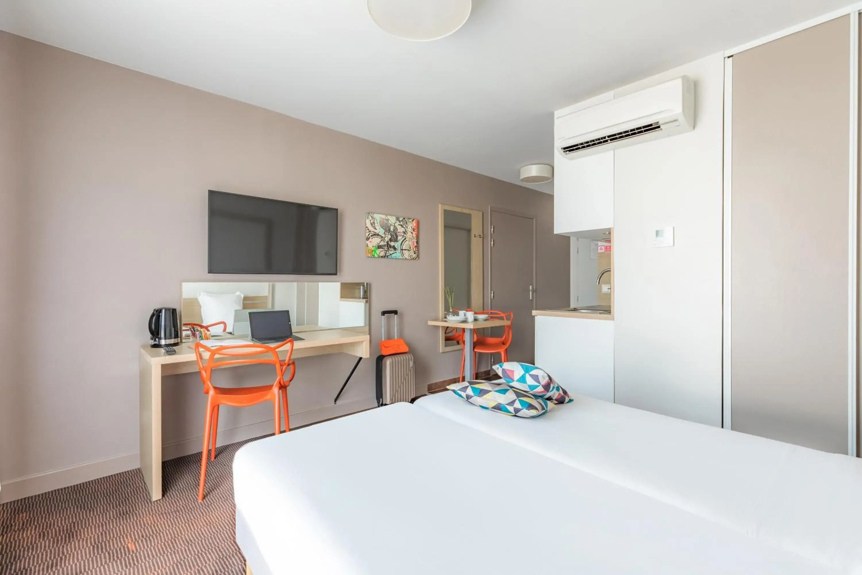 Bed in Appart'City Confort Bordeaux Chartrons Bed in Appart'City Confort Bordeaux Chartrons