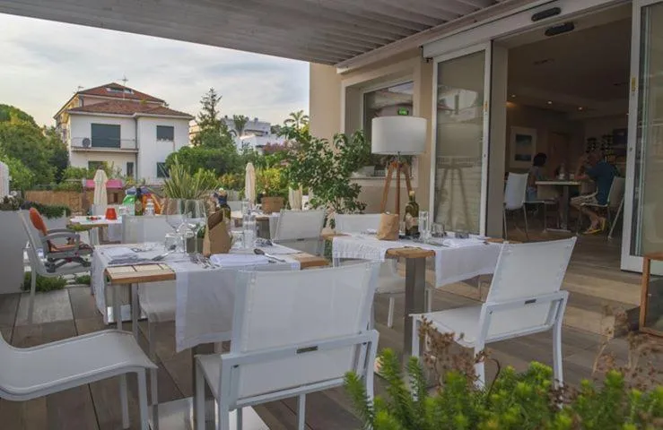 Restaurant/places to eat in Hotel La Baia