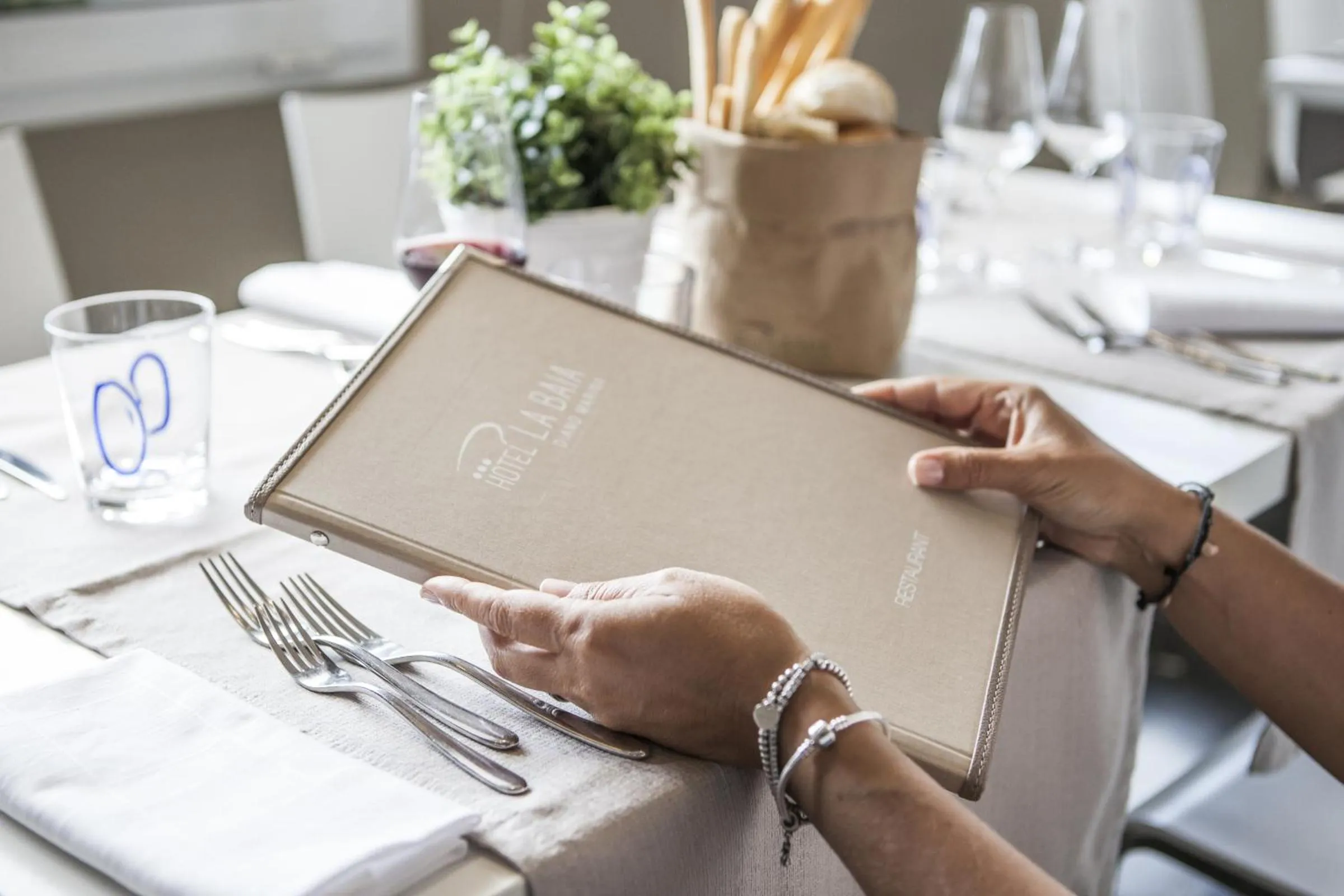 Restaurant/places to eat in Hotel La Baia