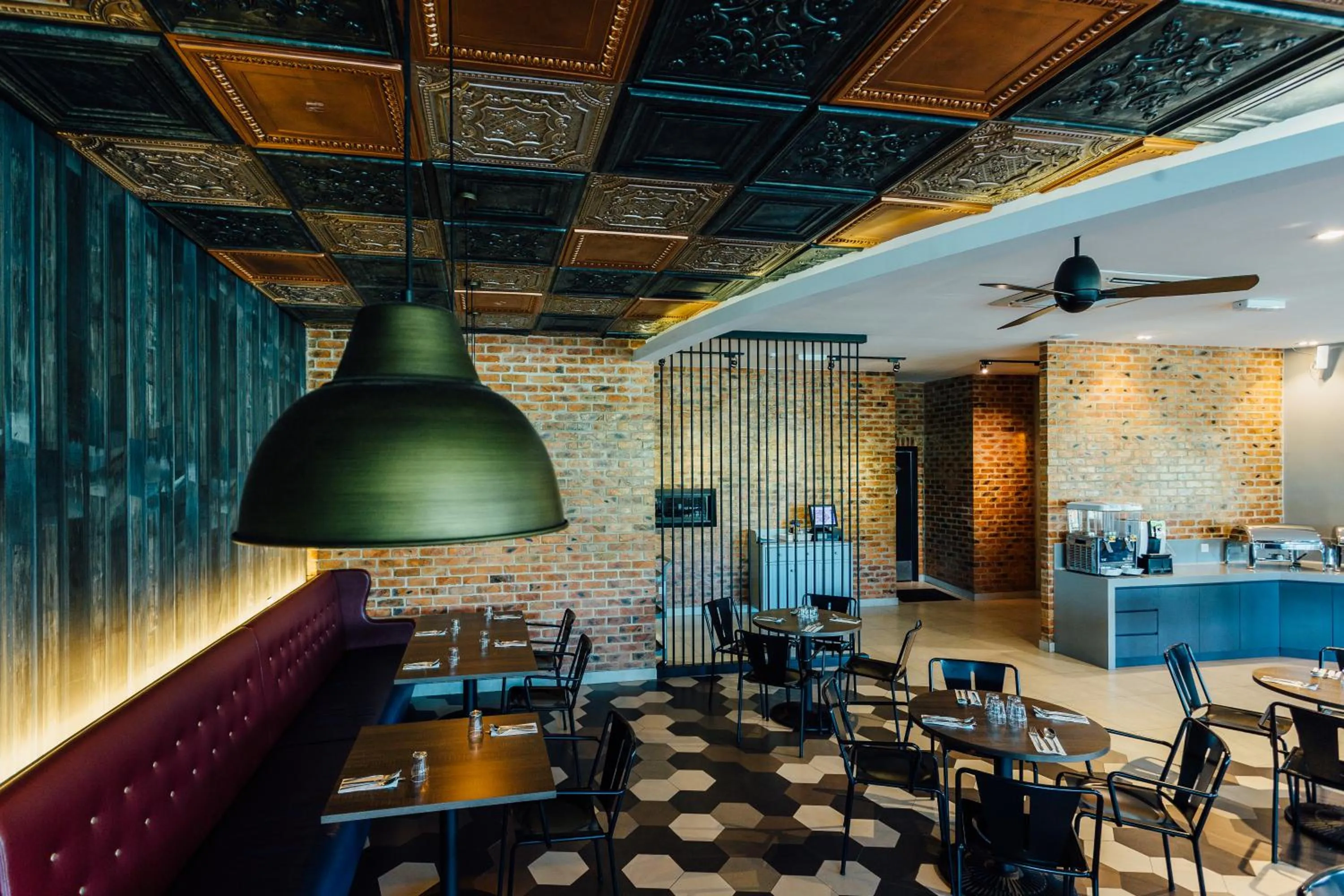 Restaurant/places to eat in Athome Boutique Hotel