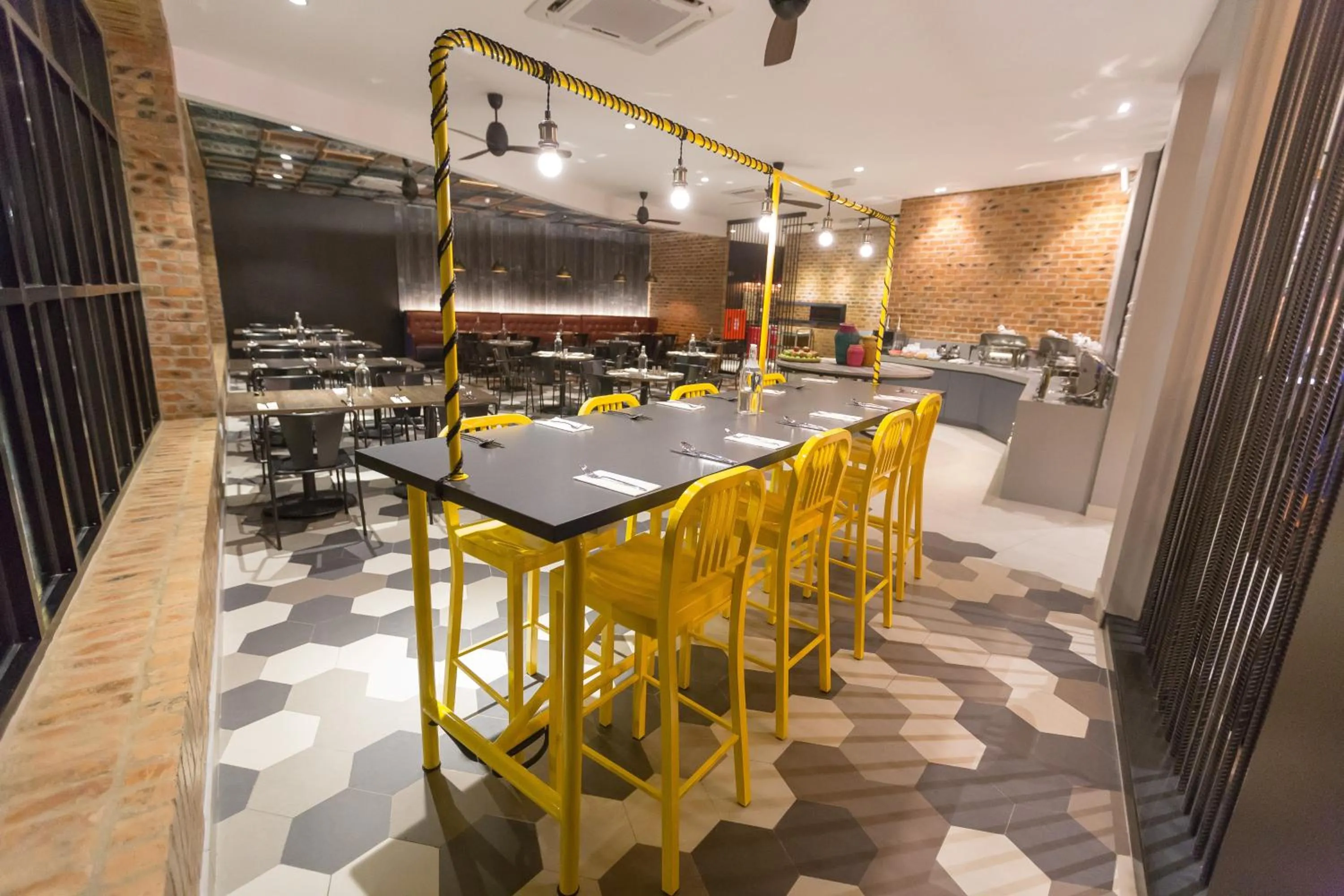 Restaurant/places to eat in Athome Boutique Hotel