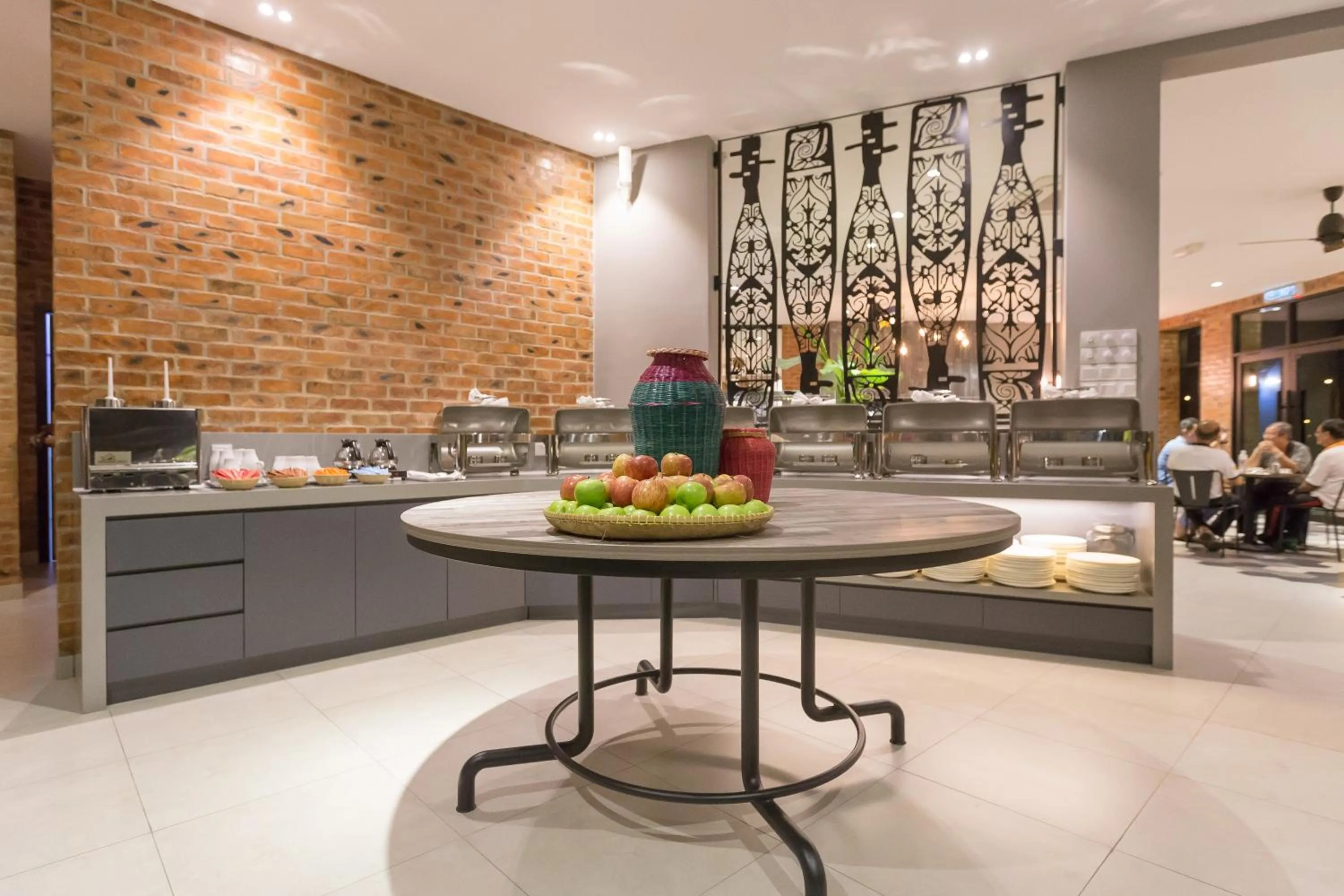 Restaurant/places to eat in Athome Boutique Hotel