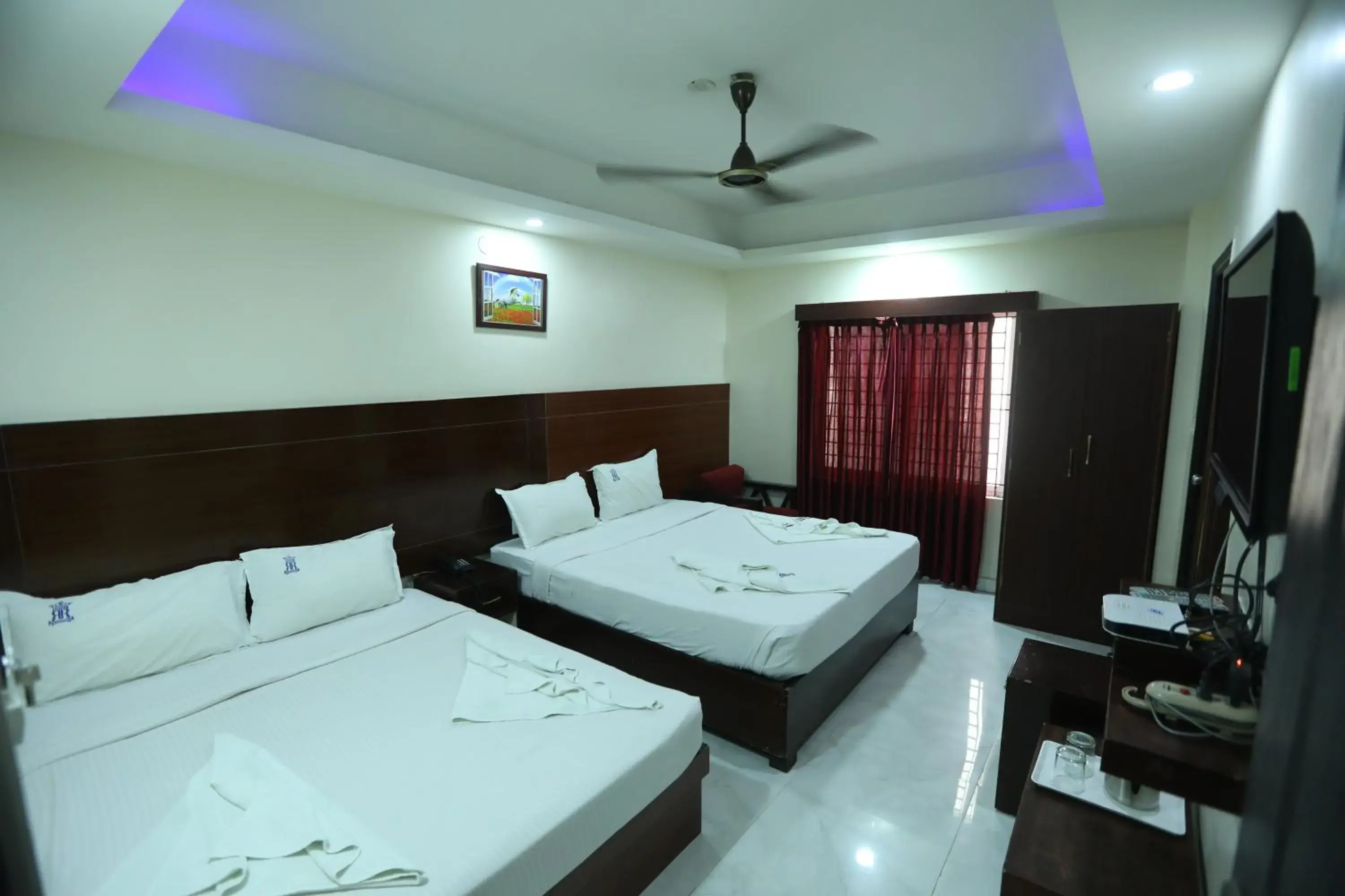 Deluxe Quadruple Room in Hotel RR International Deluxe Quadruple Room in Hotel RR International