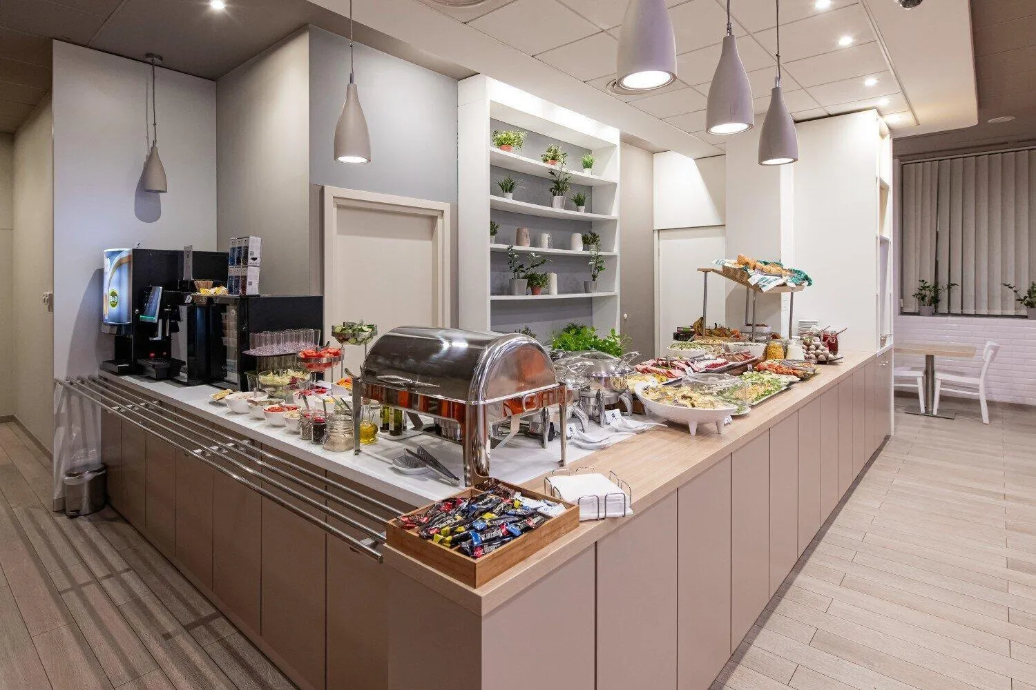 Restaurant/places to eat in B&B Hotel Łódź Centrum