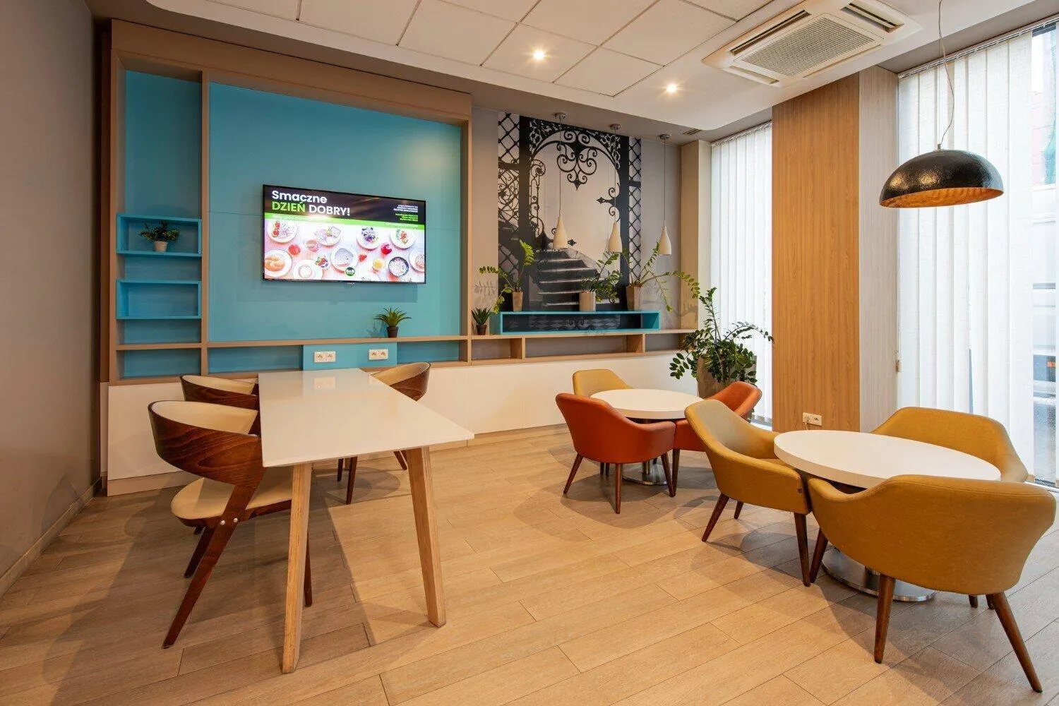 Lobby or reception in B&B Hotel Łódź Centrum