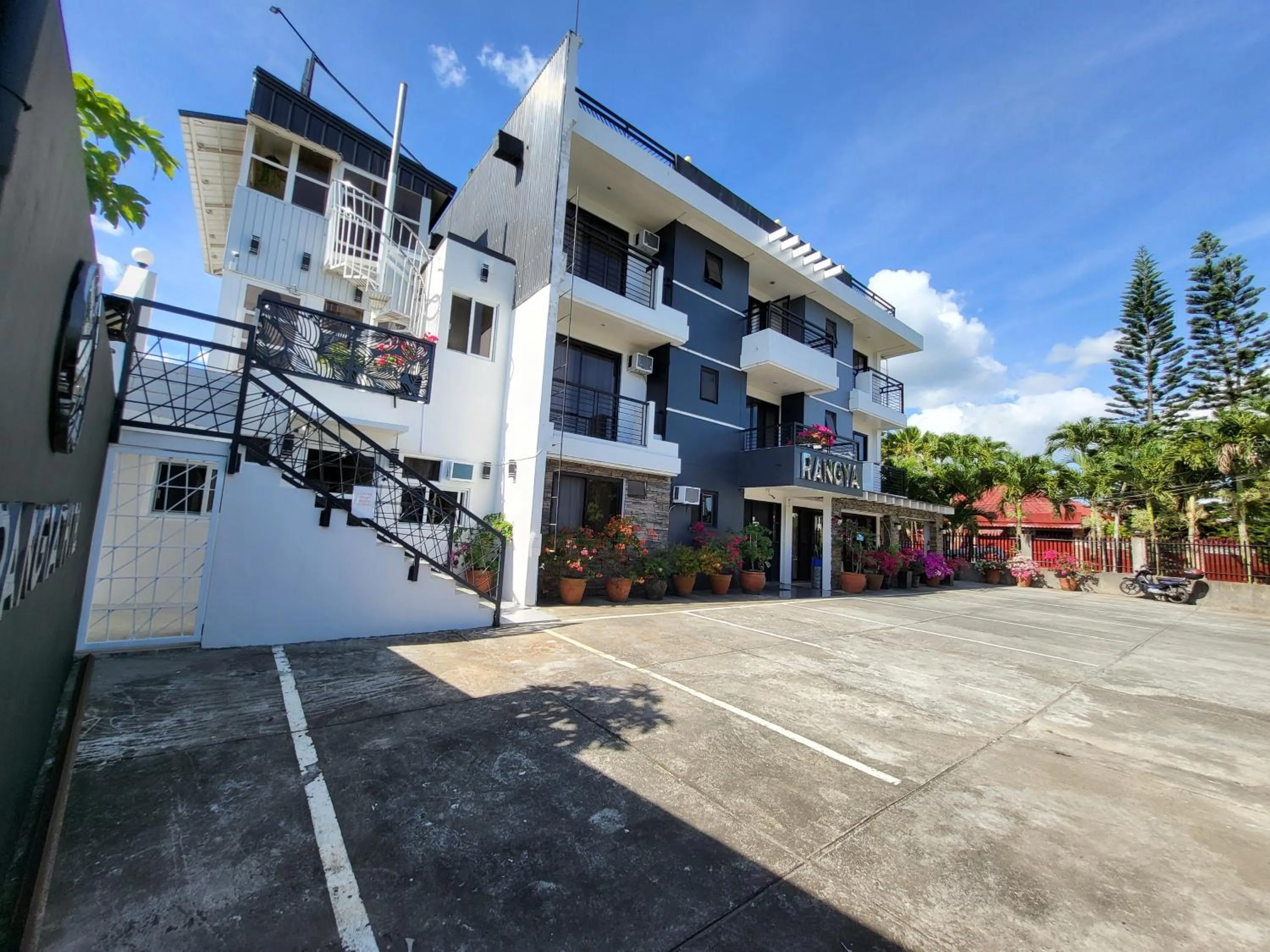 Property building in Rangya Hotel