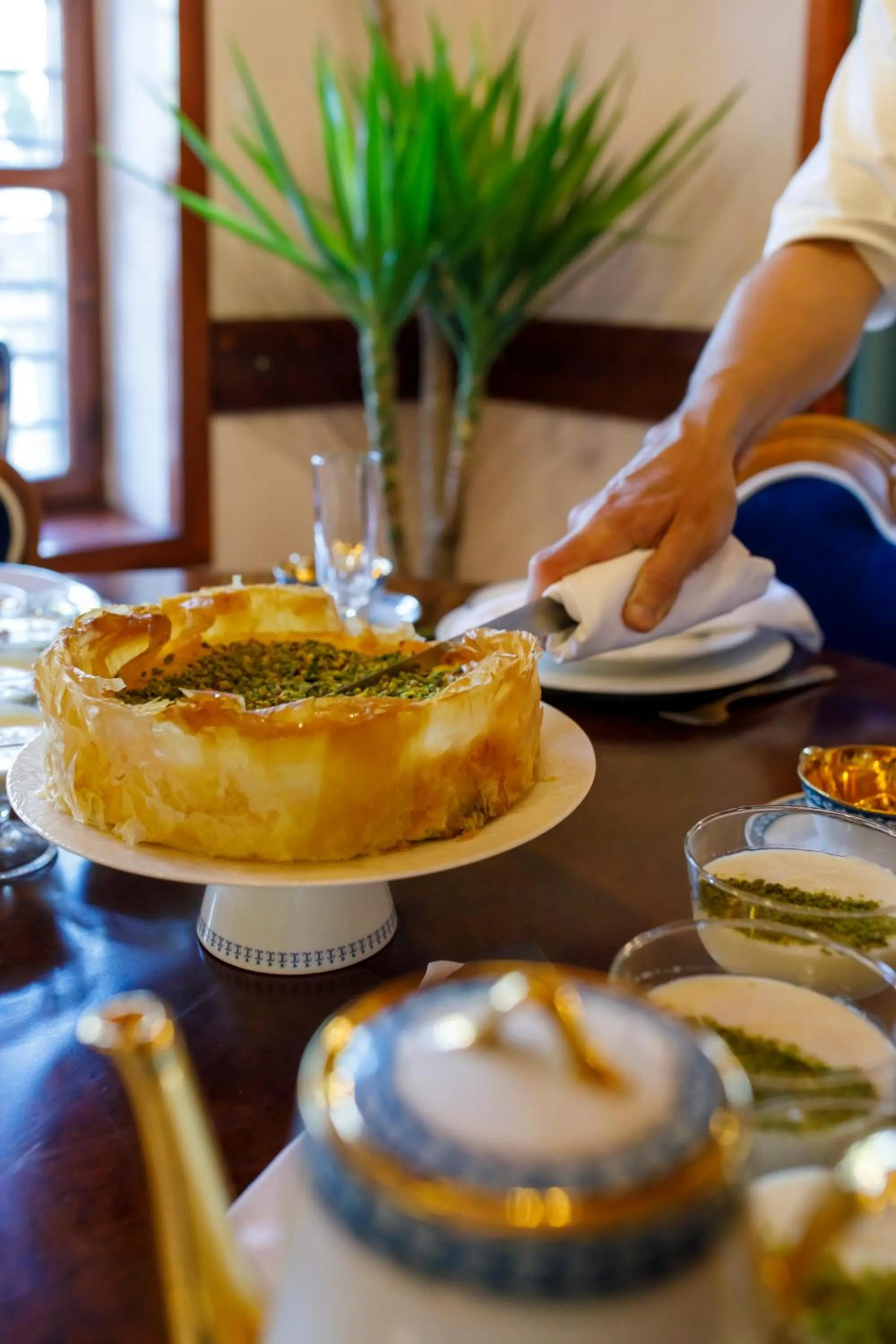 Restaurant/places to eat in Hotel Bosnali