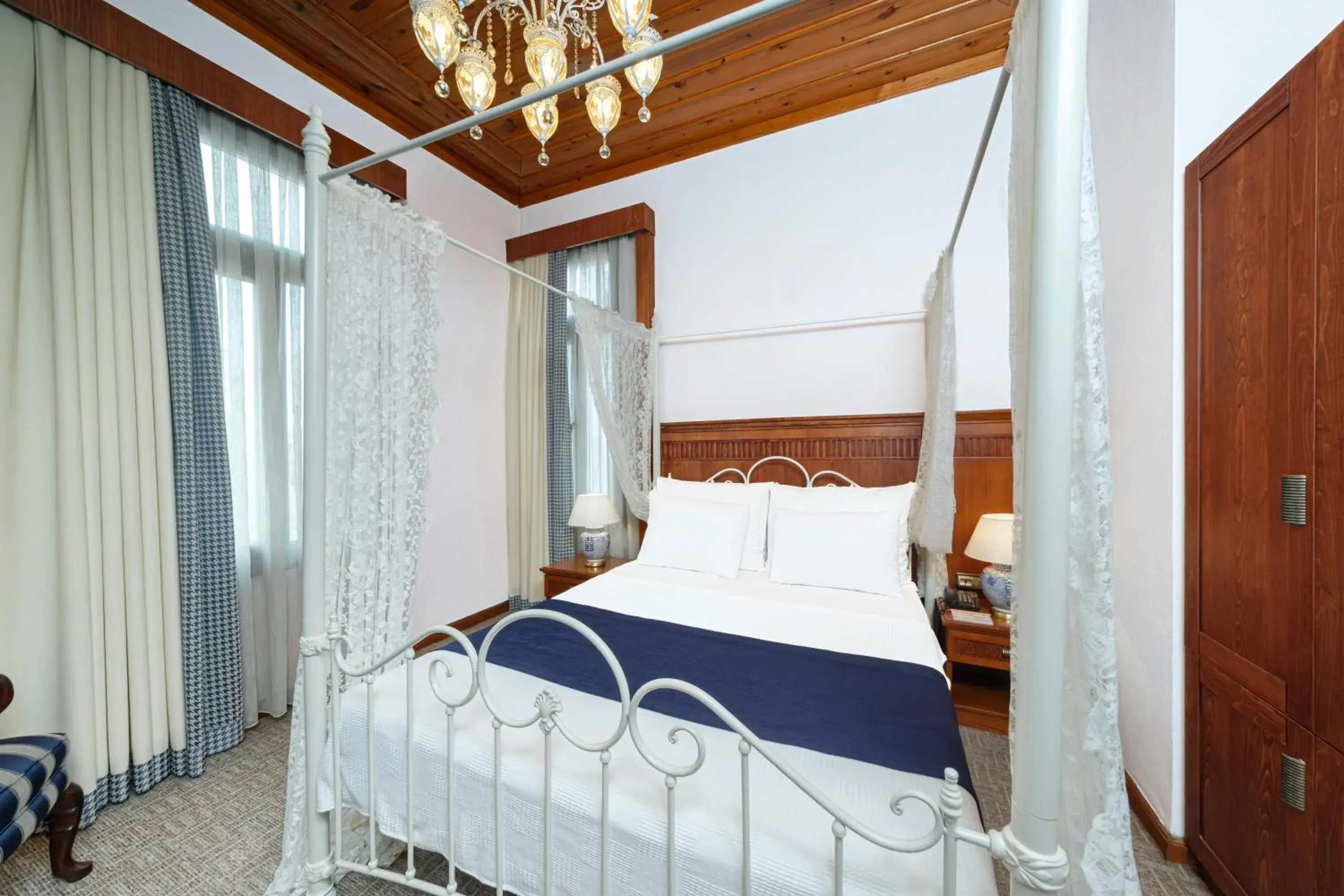 Suite with River View - single occupancy in Hotel Bosnali Suite with River View - single occupancy in Hotel Bosnali