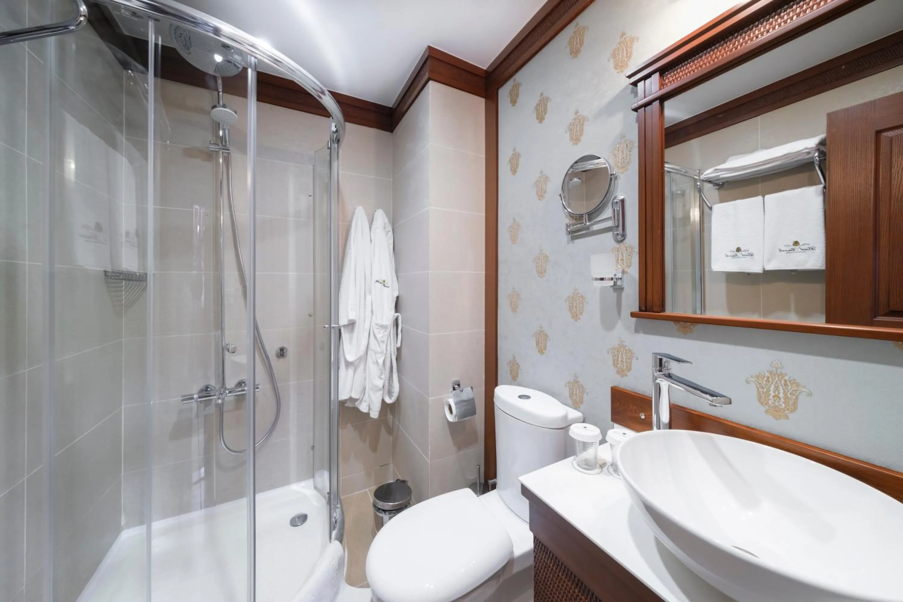 Shower in Hotel Bosnali