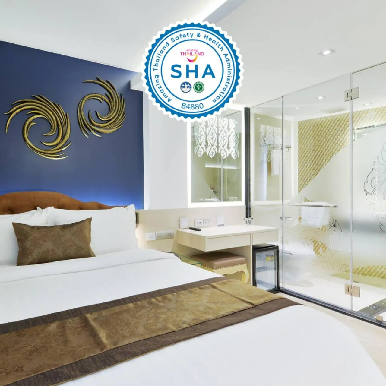 Bathroom, Bed in Aspira G Sukhumvit 33