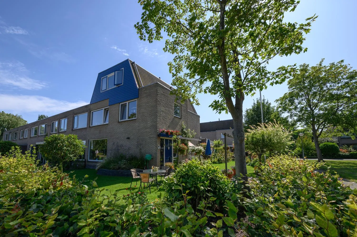 Property building in Bed and Breakfast Ineke en John