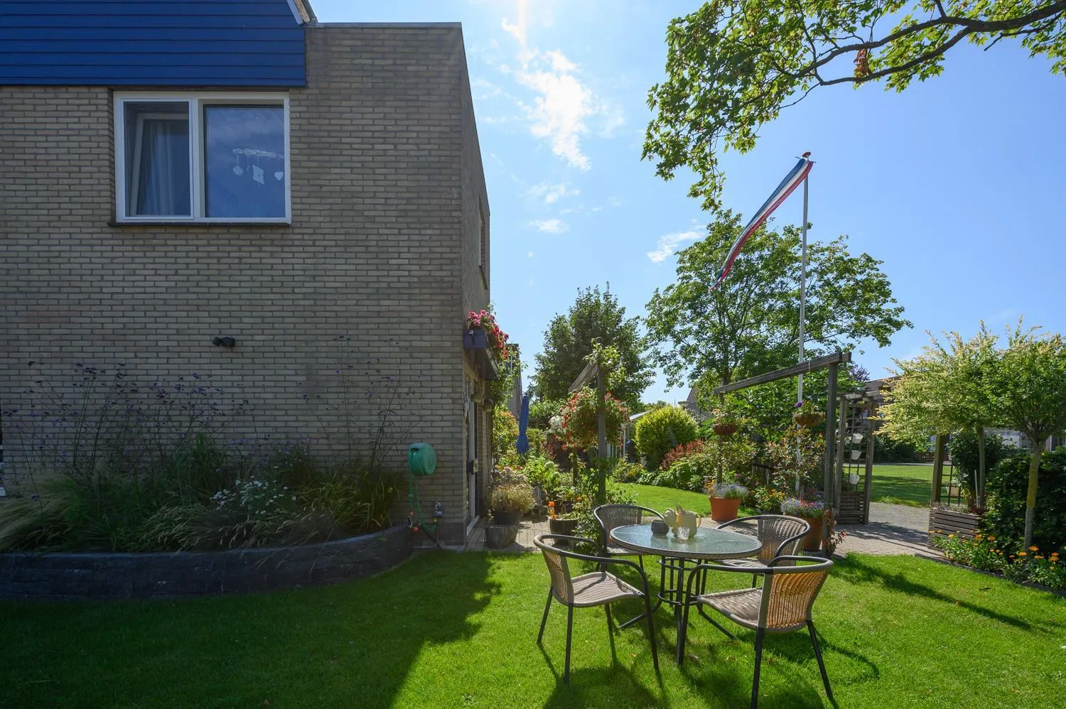 Property building in Bed and Breakfast Ineke en John