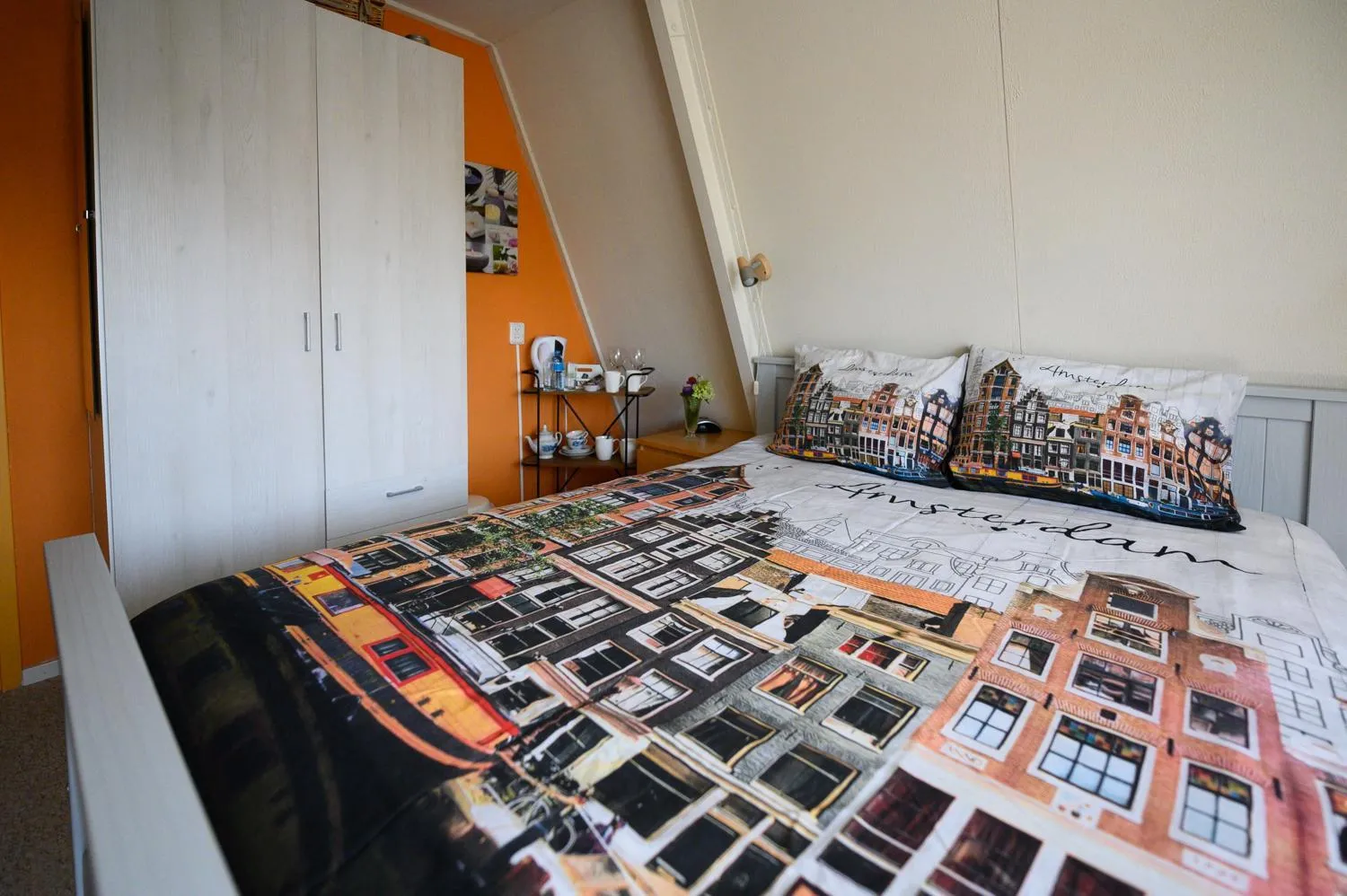 Bed in Bed and Breakfast Ineke en John
