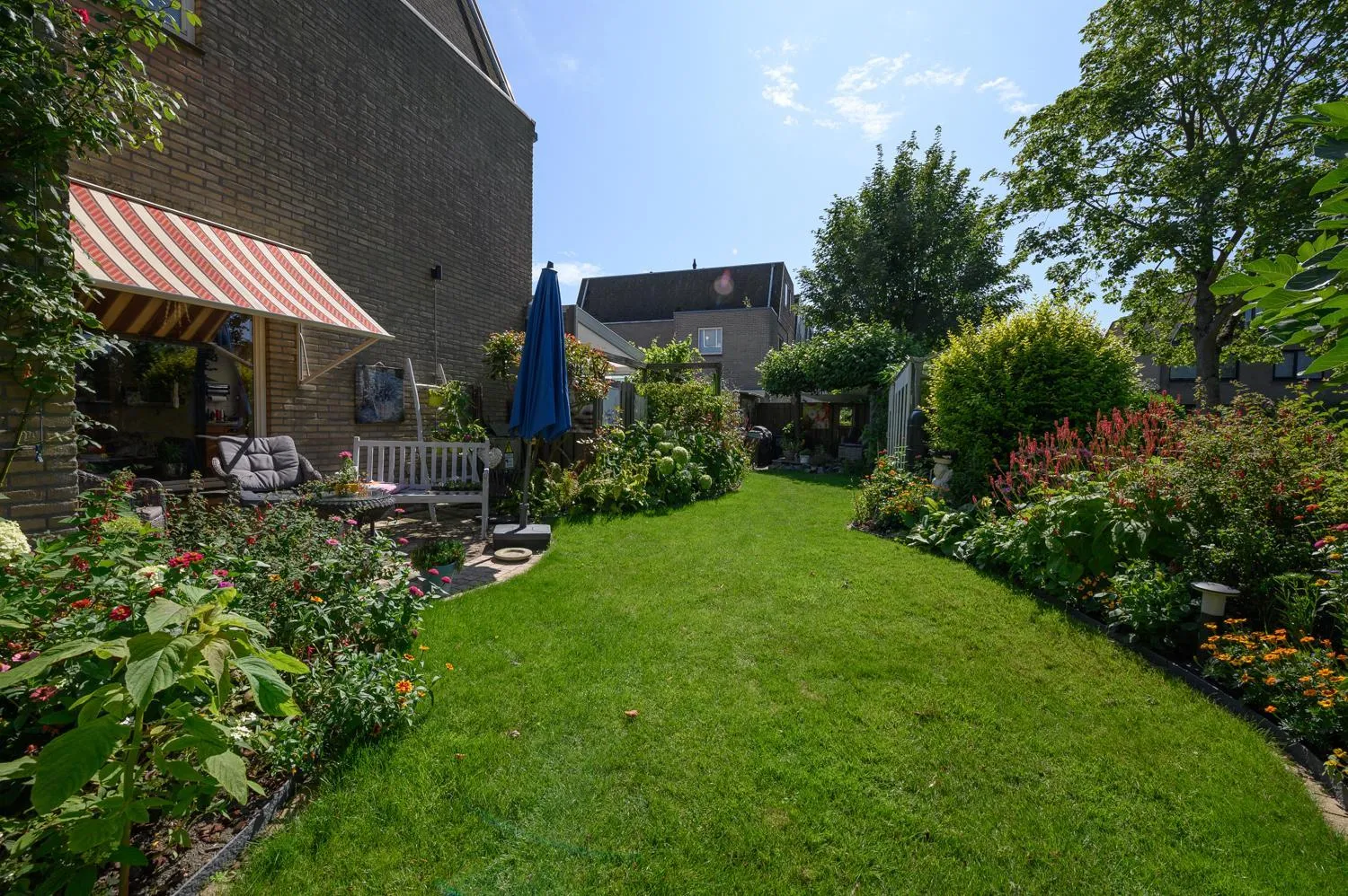 Property building in Bed and Breakfast Ineke en John