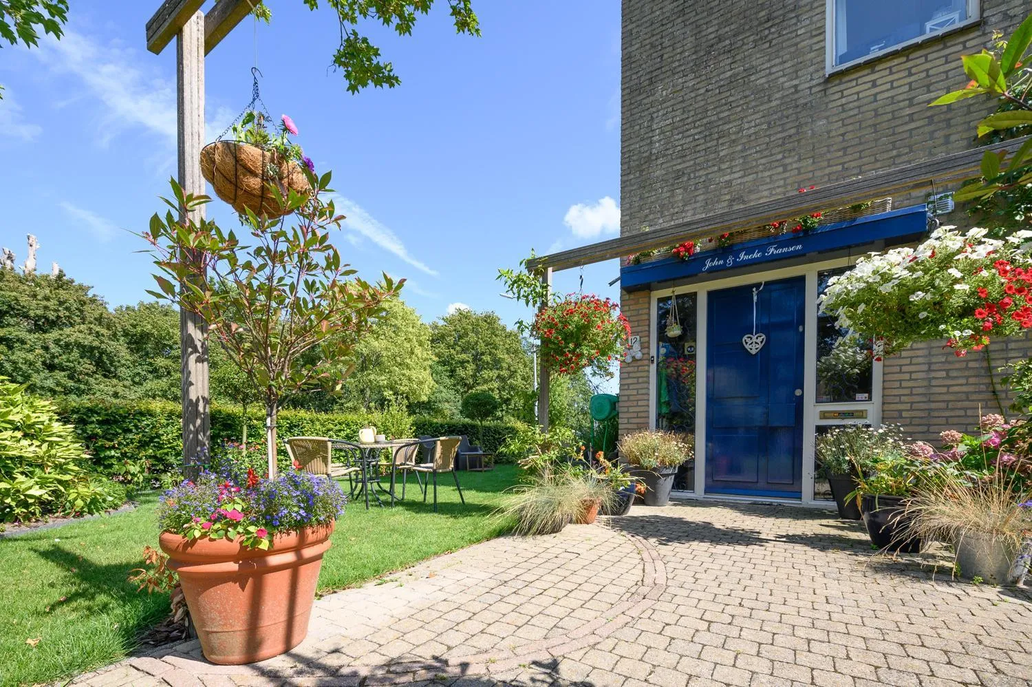 Property building in Bed and Breakfast Ineke en John
