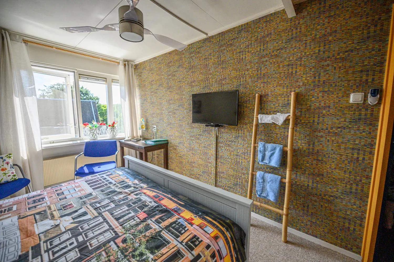 TV and multimedia, Bed in Bed and Breakfast Ineke en John