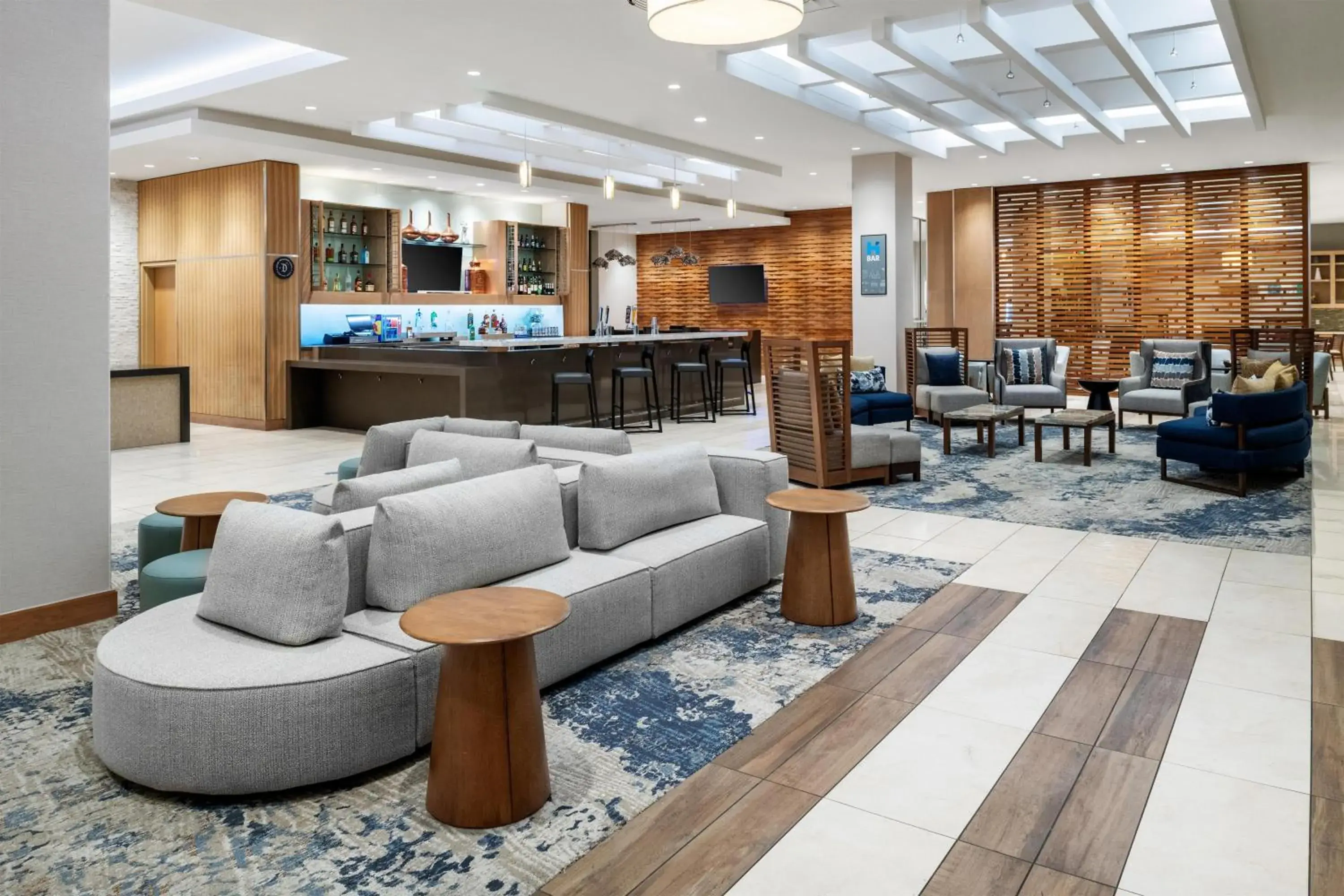 Lounge or bar in Hyatt House at Anaheim Resort/Convention Center Lounge or bar in Hyatt House at Anaheim Resort/Convention Center