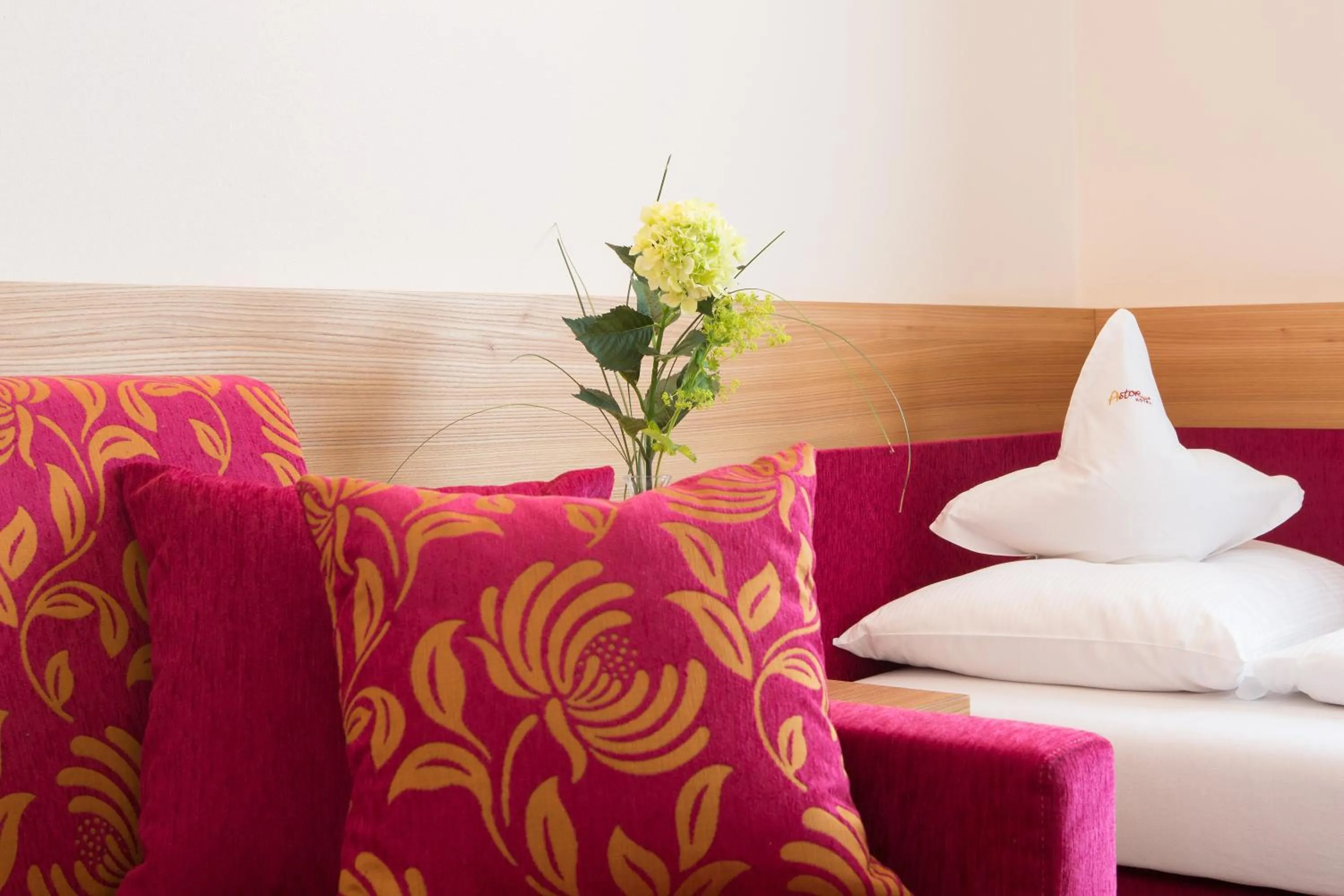 Decorative detail, Bed in Astor Hotel