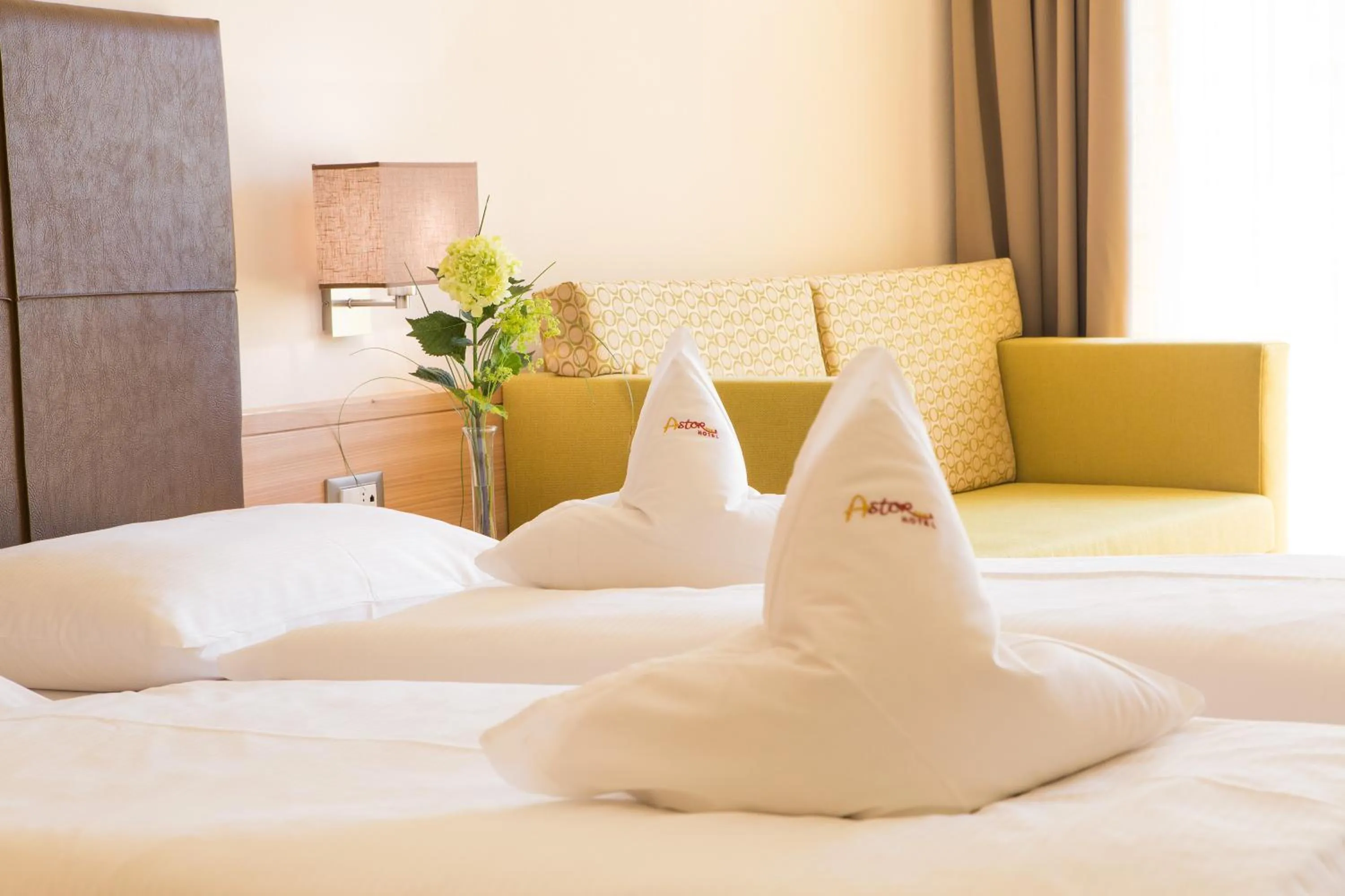 Day, Bed in Astor Hotel