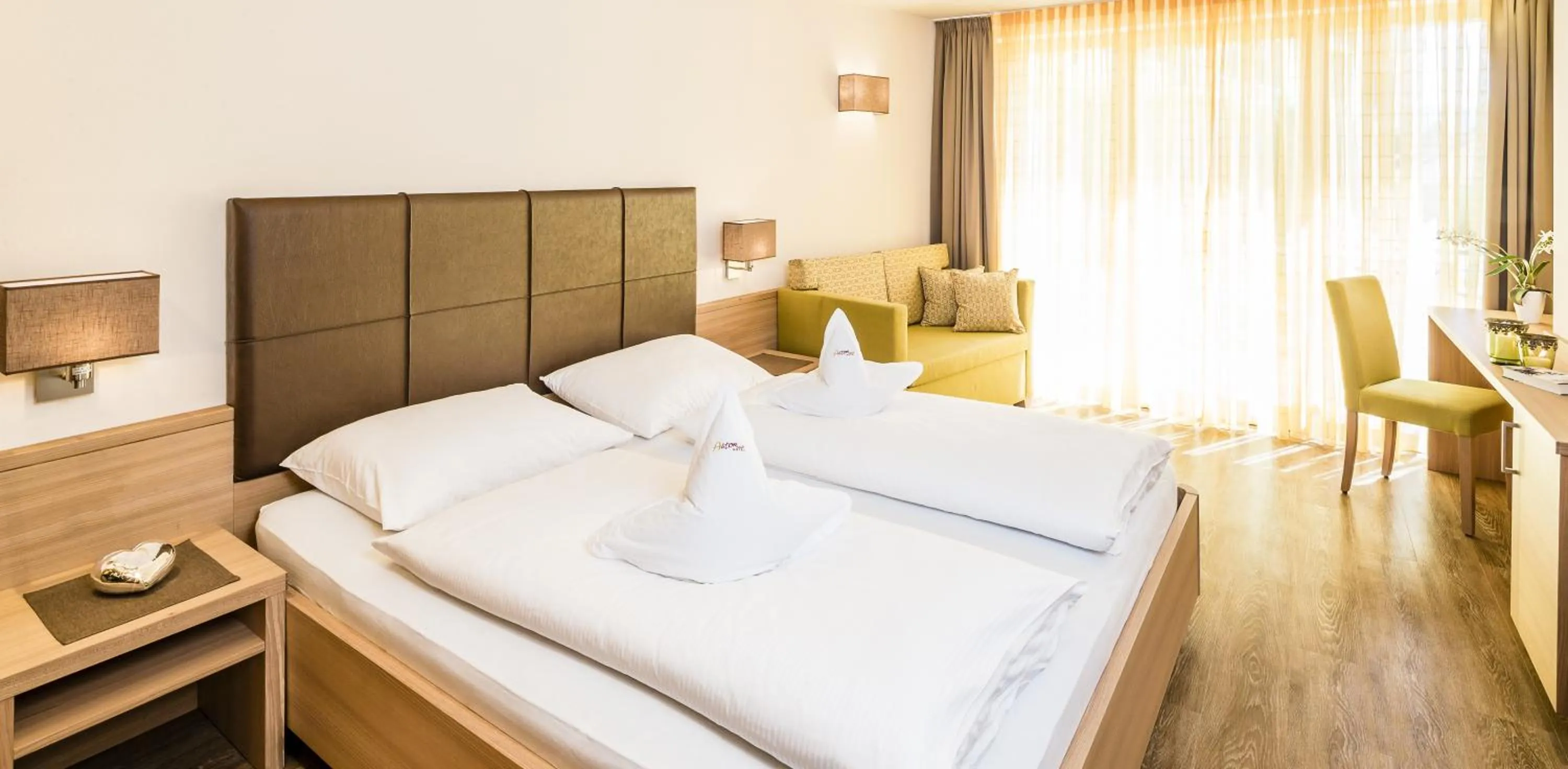 Day, Bed in Astor Hotel