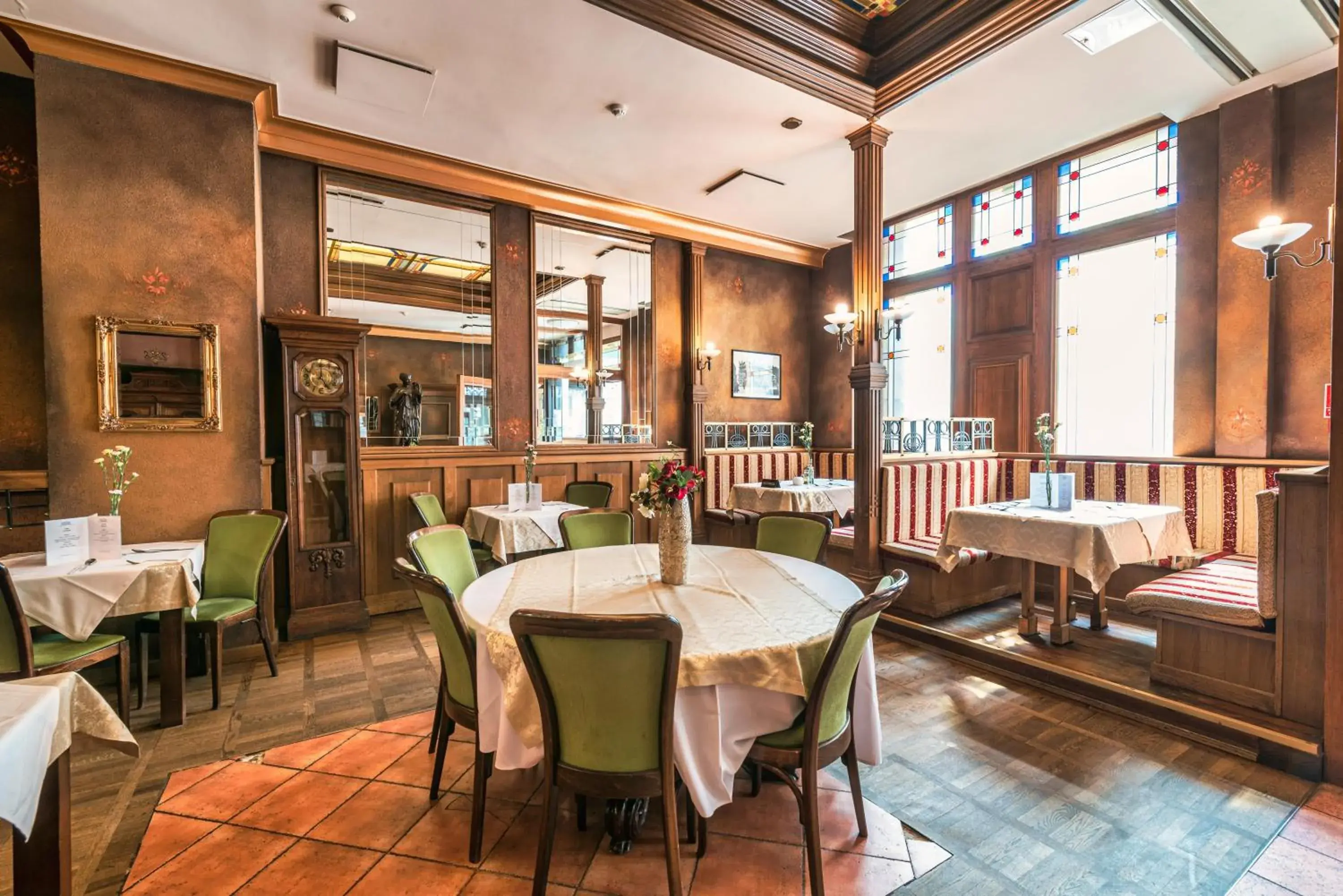 Restaurant/places to eat in Hotel Polonia Centrum Restaurant/places to eat in Hotel Polonia Centrum