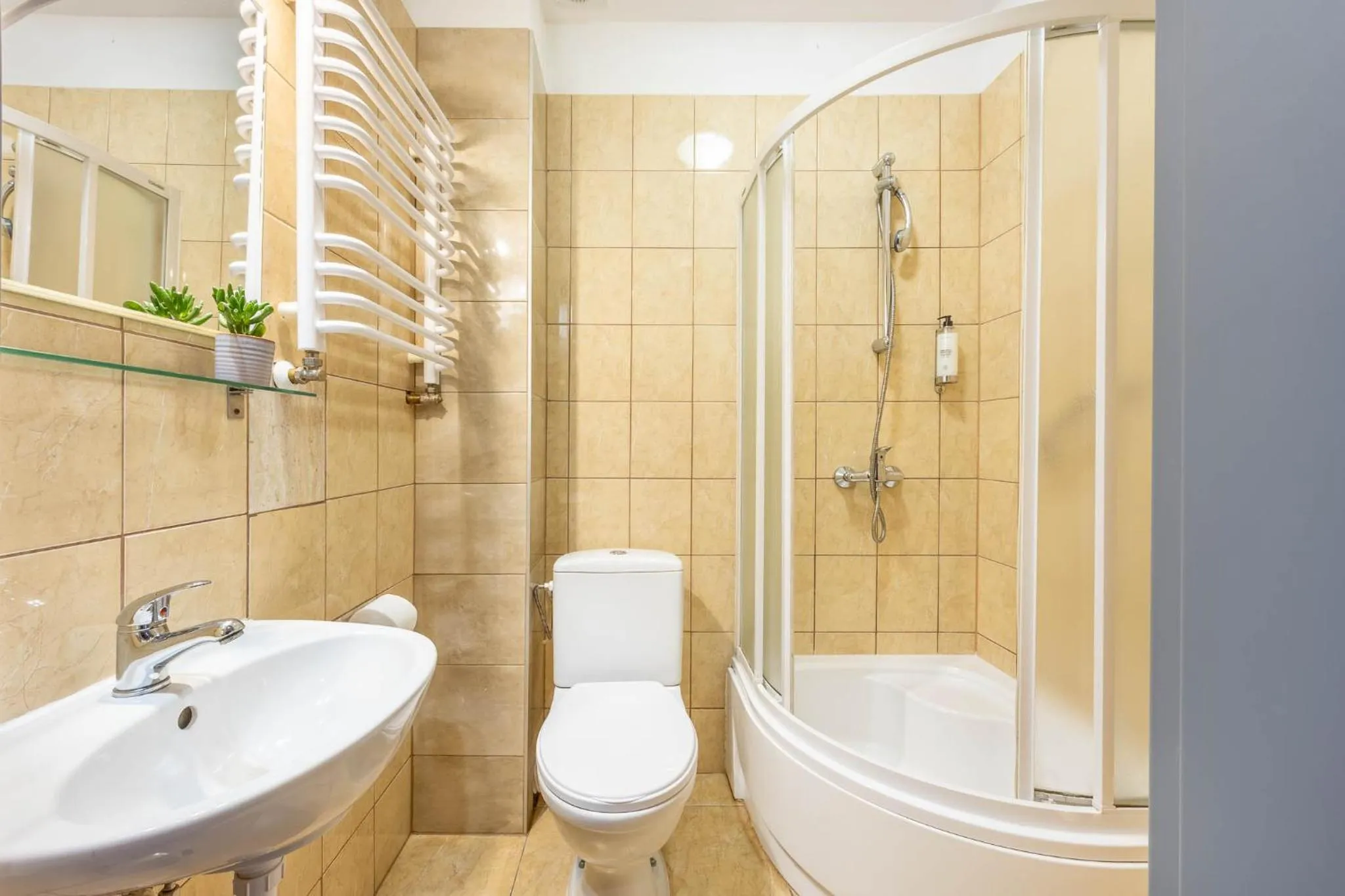 Shower in Hotel Polonia Centrum