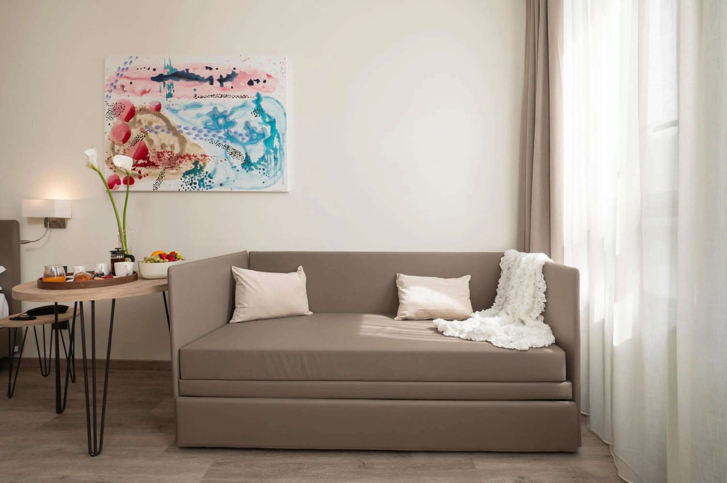 Restaurant/places to eat in Hotel Plaza