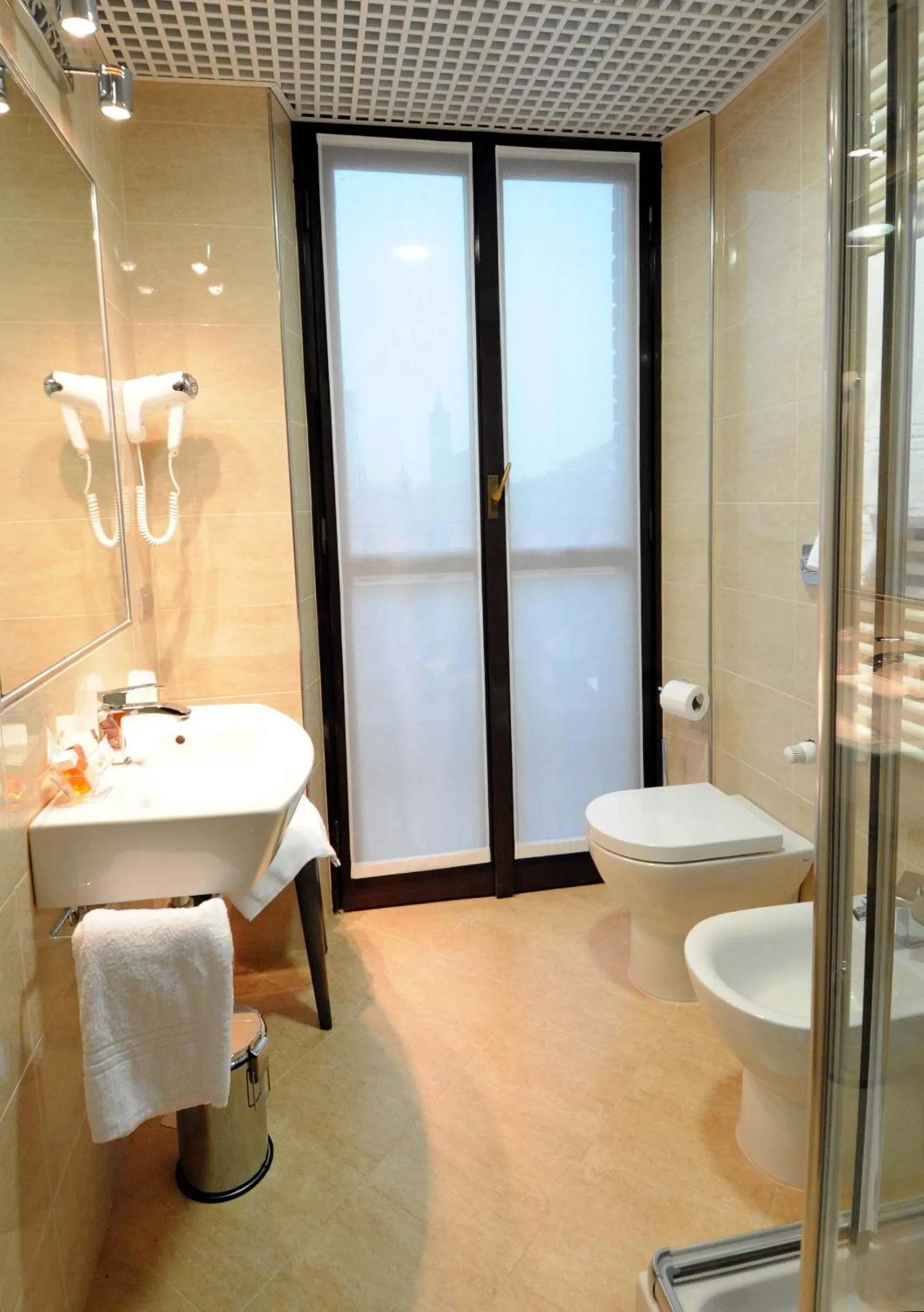 Bathroom in Nuovo Albergo Italia