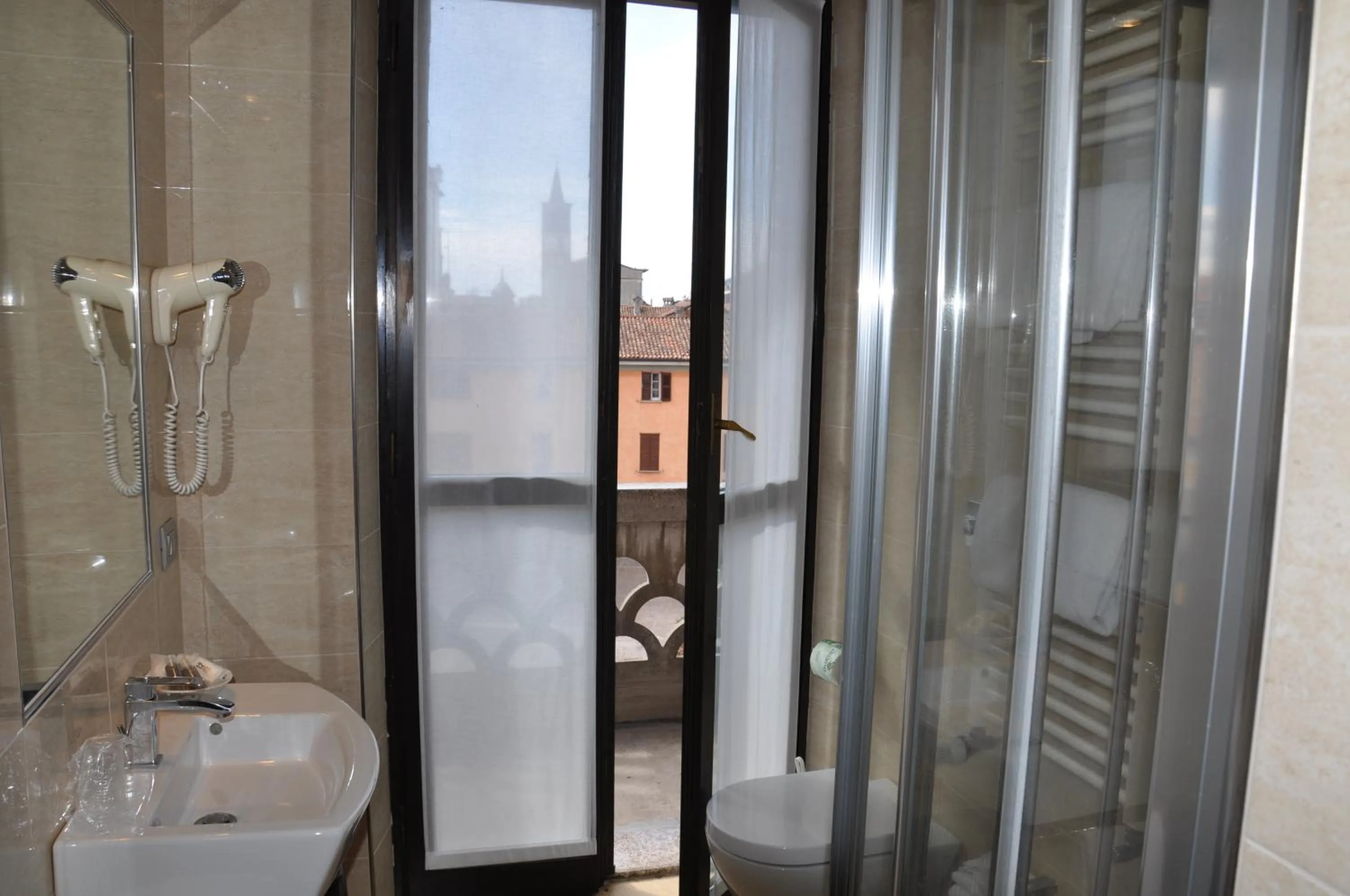 Bathroom in Nuovo Albergo Italia