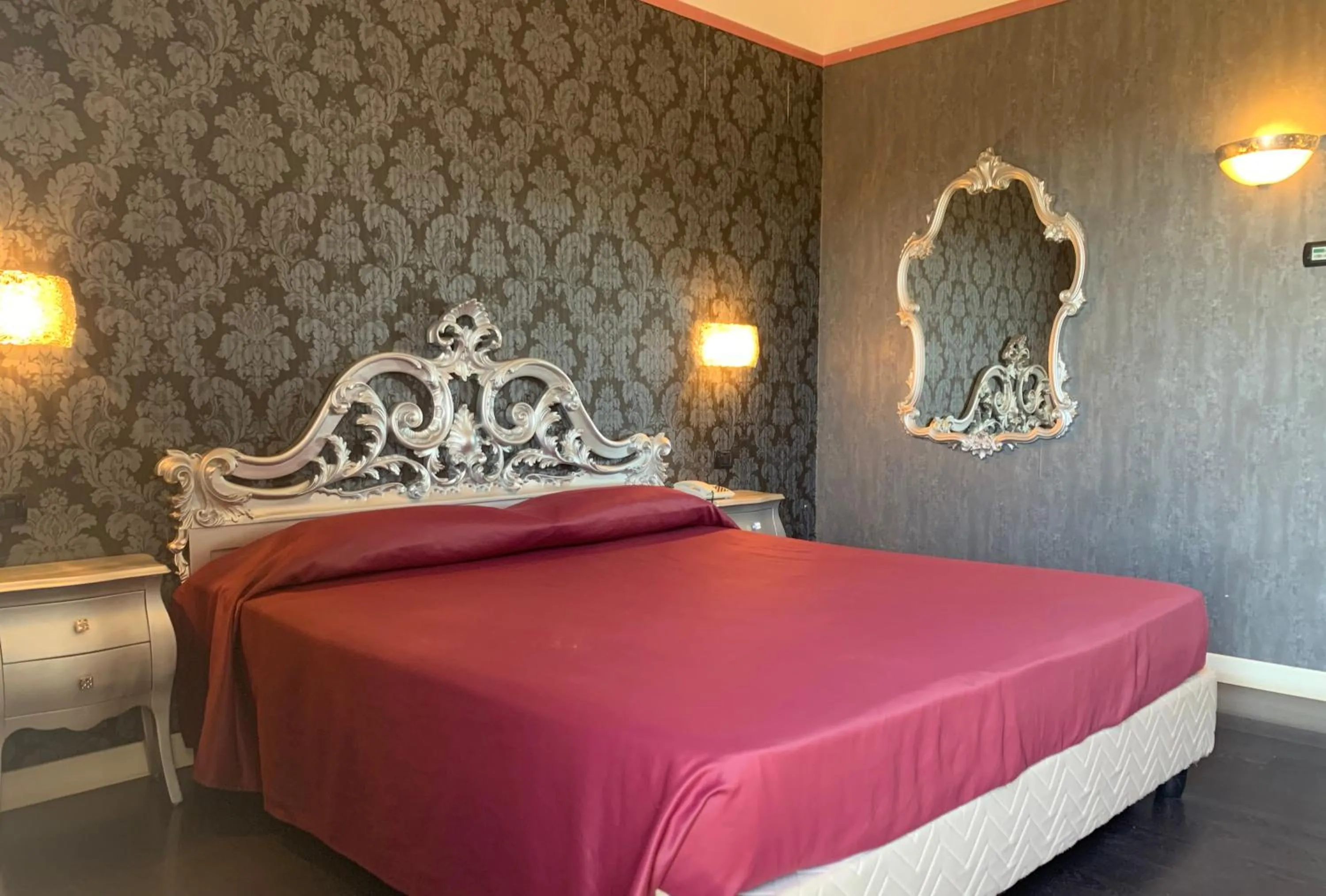 Bed in Hotel - Motel Flower