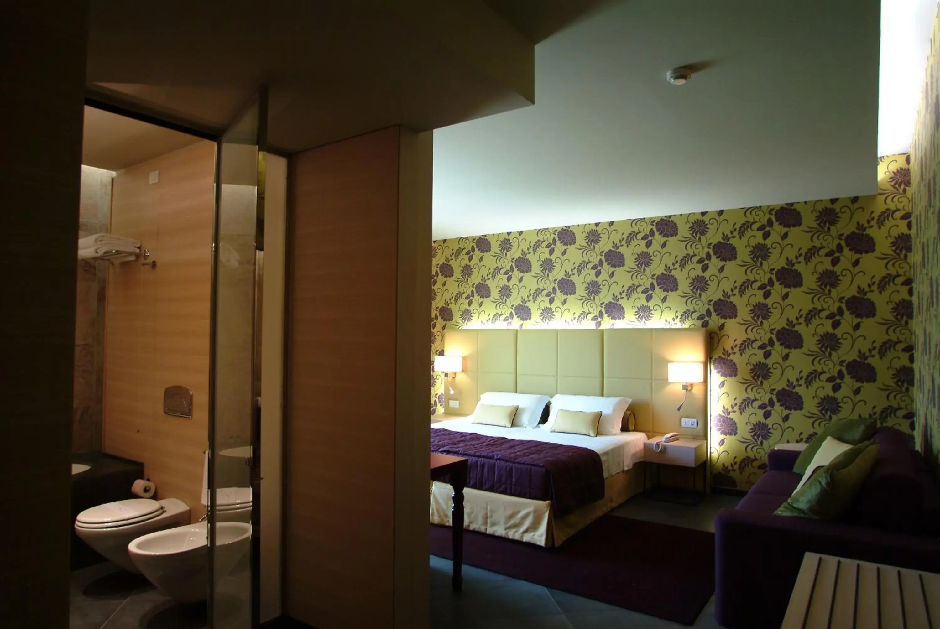 Superior Double or Twin Room - single occupancy in El Homs Palace Hotel Superior Double or Twin Room - single occupancy in El Homs Palace Hotel