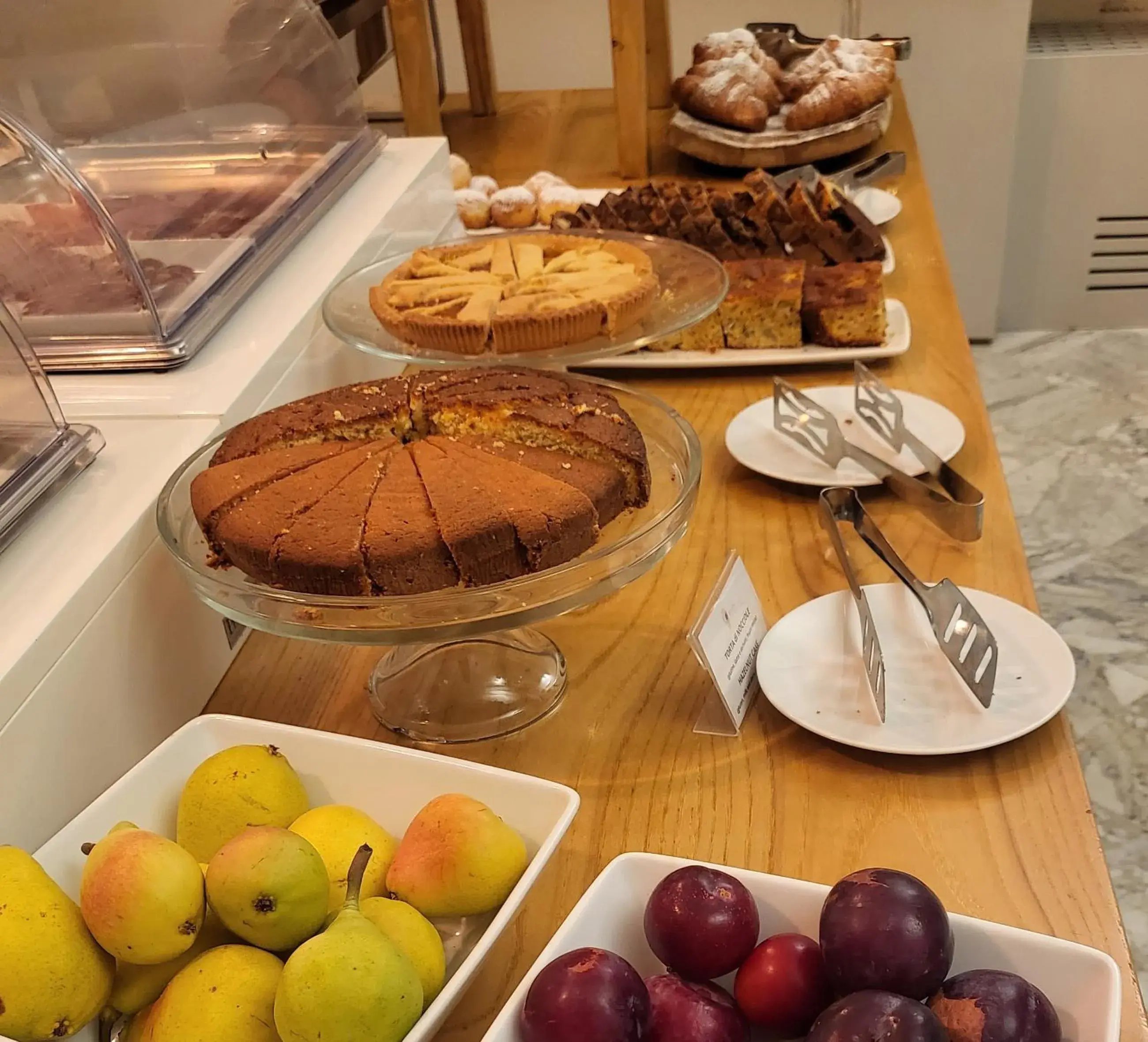 Buffet breakfast in Alli Due Buoi Rossi Buffet breakfast in Alli Due Buoi Rossi