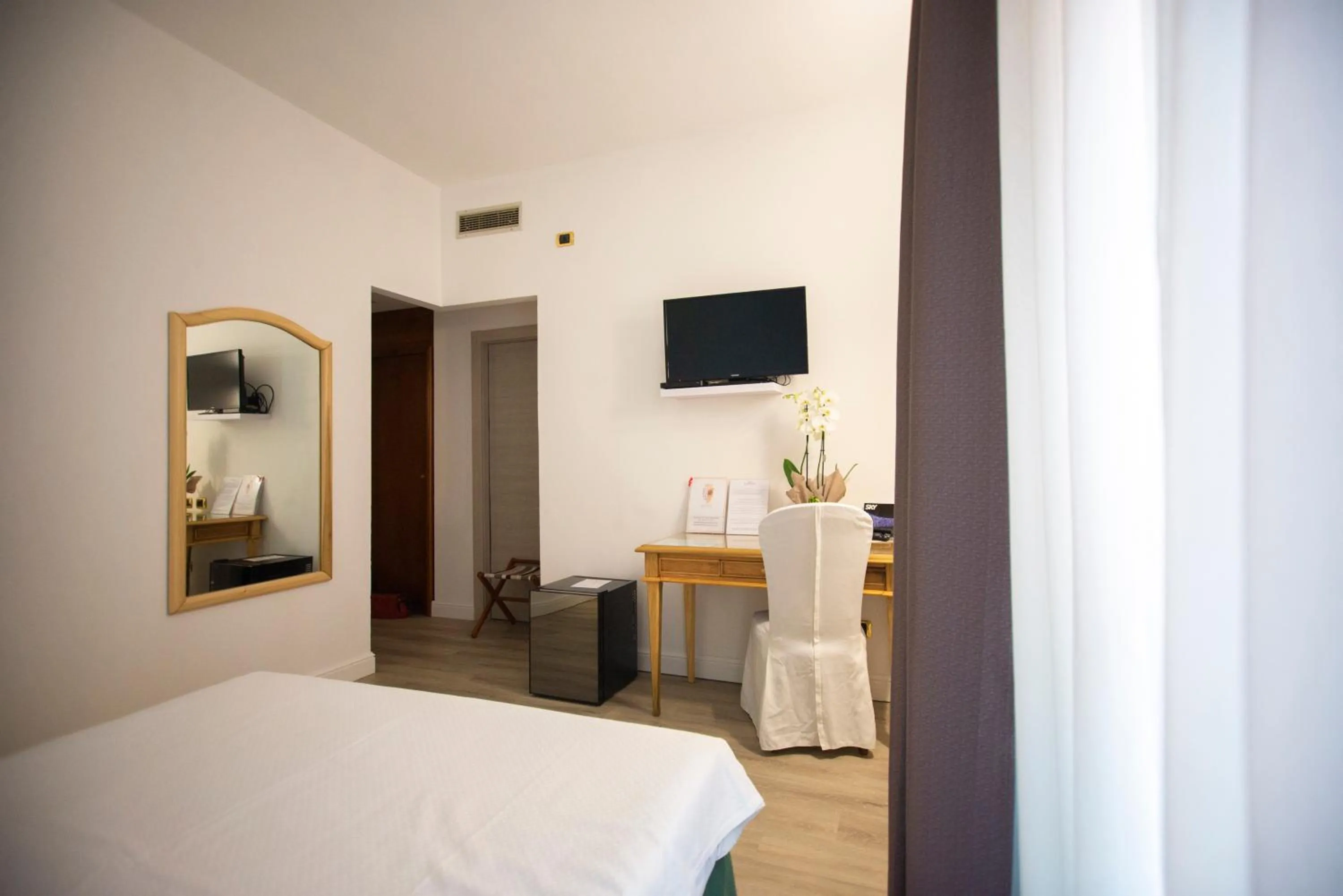 Bedroom, Bed in Alli Due Buoi Rossi