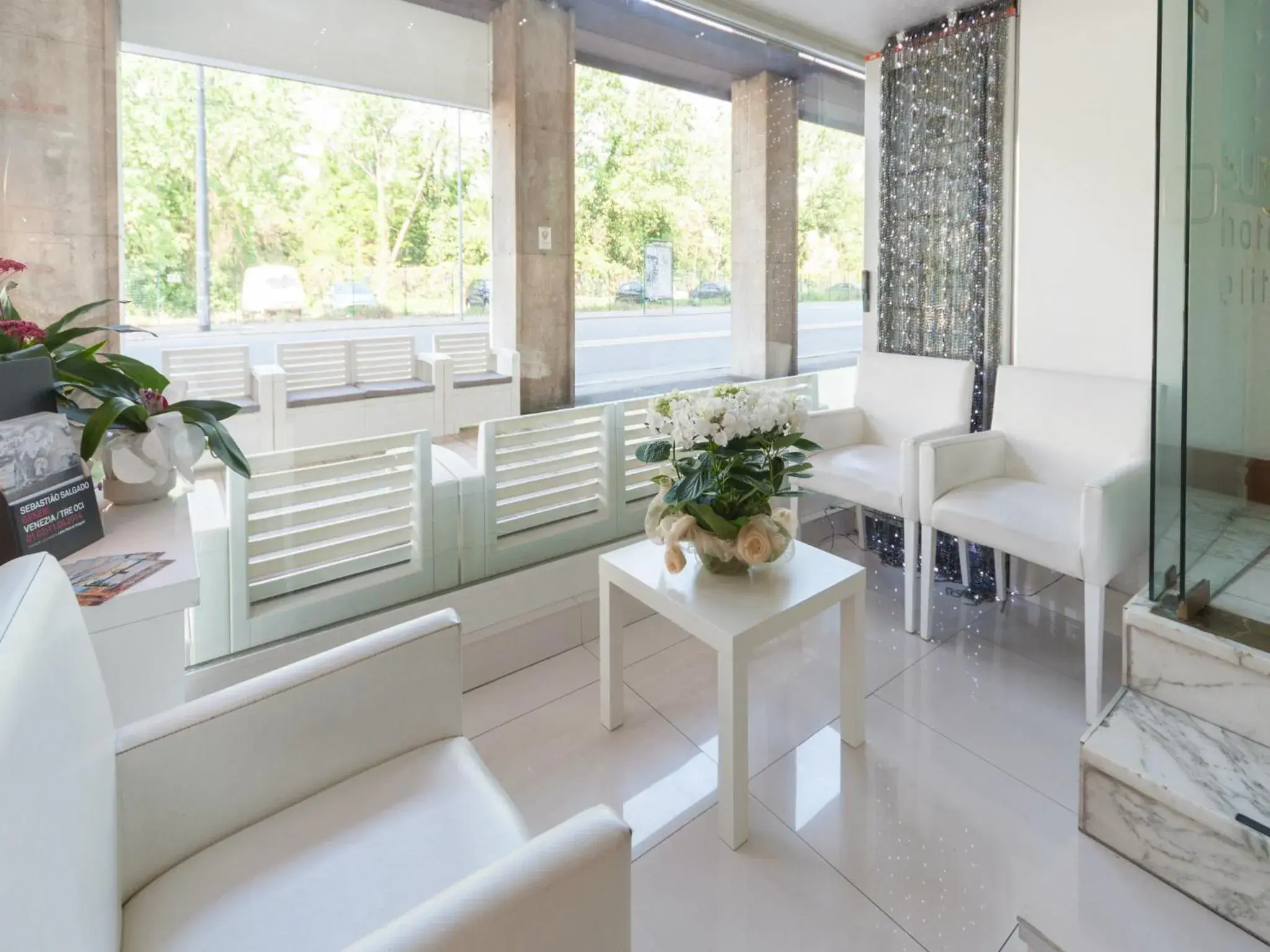 Lobby or reception in Suite Hotel Elite Lobby or reception in Suite Hotel Elite