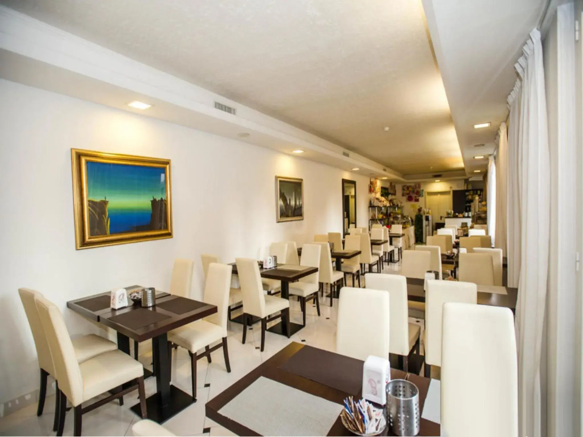 Restaurant/places to eat in Suite Hotel Elite Restaurant/places to eat in Suite Hotel Elite