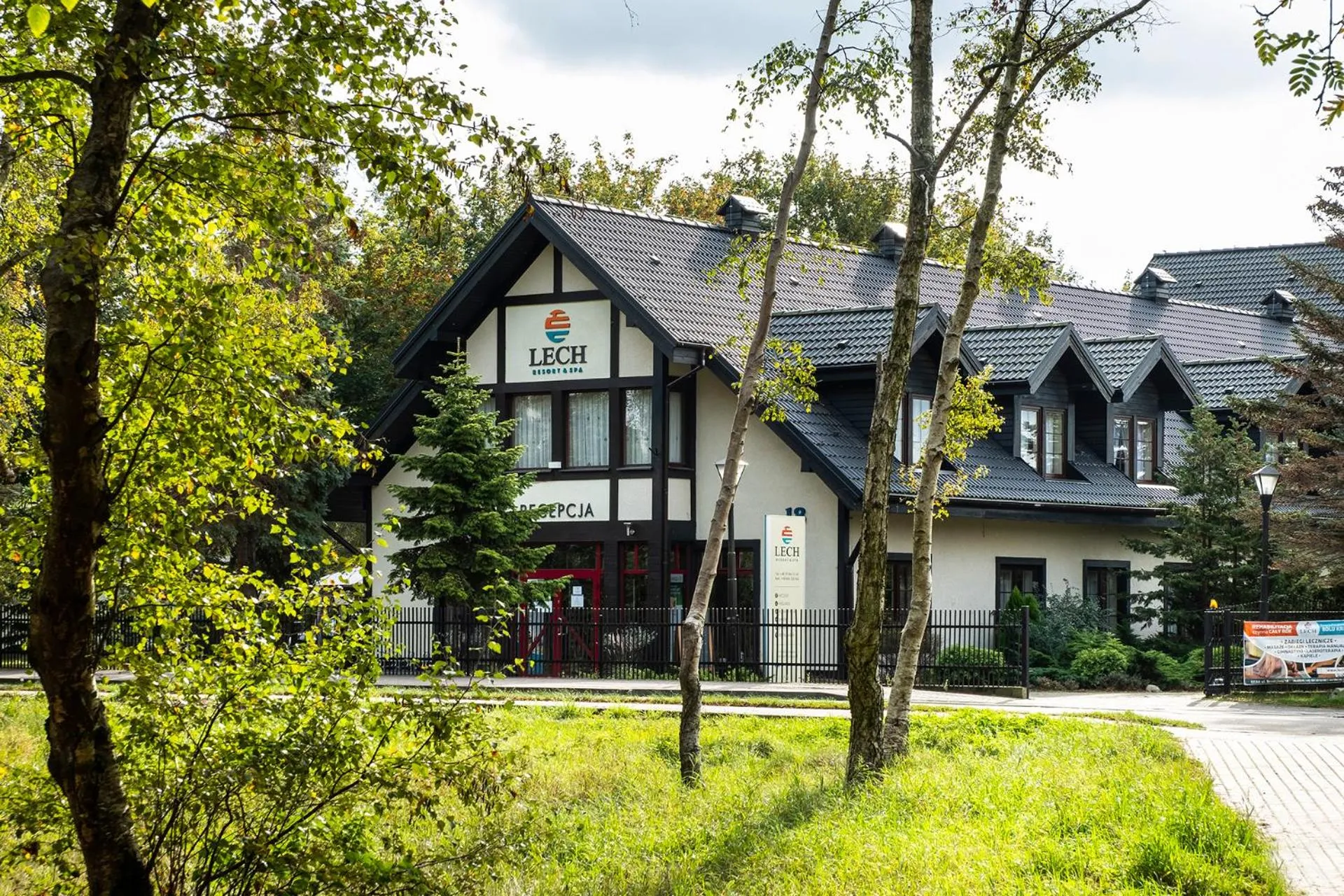 Facade/entrance in Lech Resort & Spa