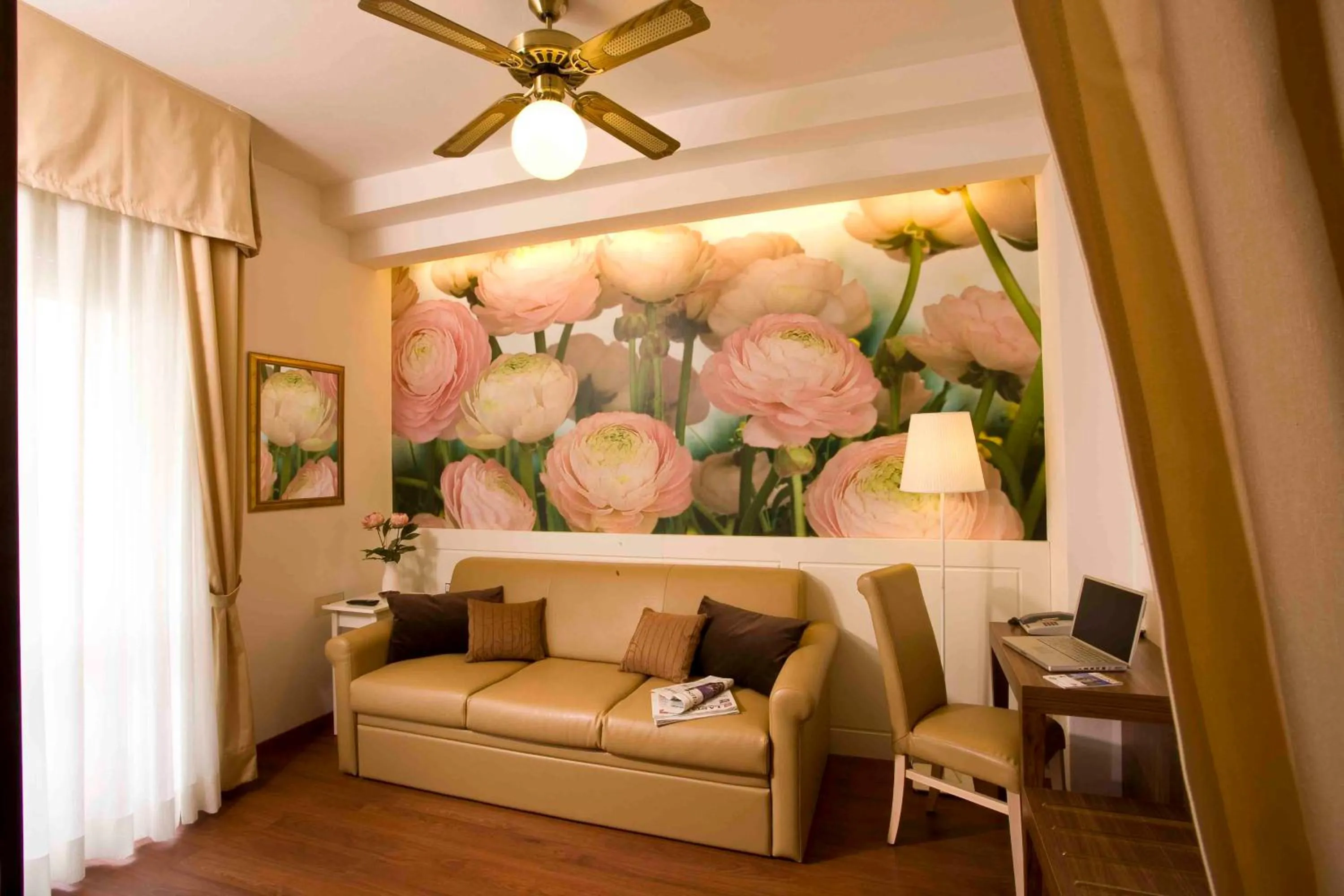 Photo of the whole room in Hotel Apollo