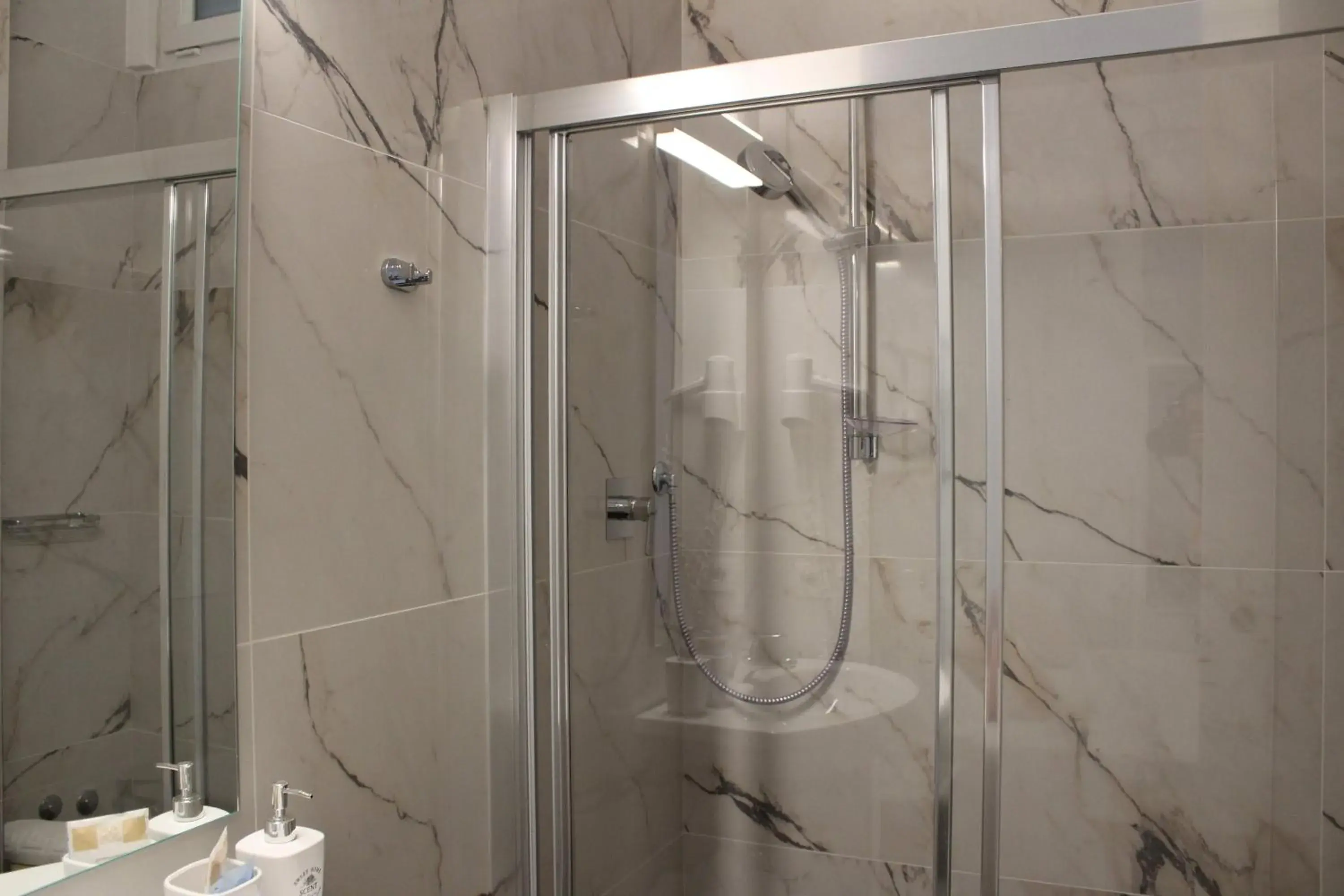 Shower, Bathroom in Hotel Pinocchio