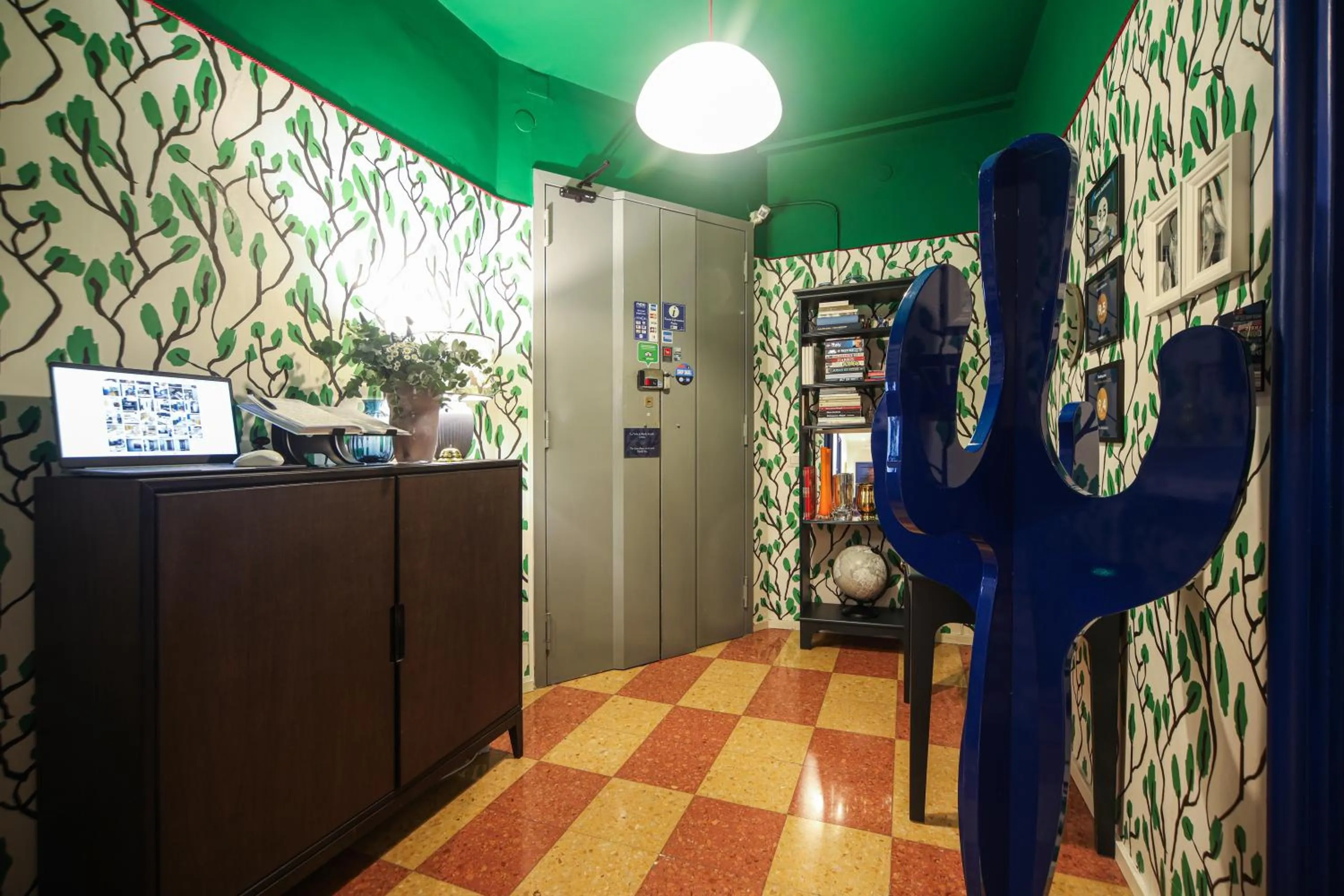 Facade/entrance in Salotto Borbonico