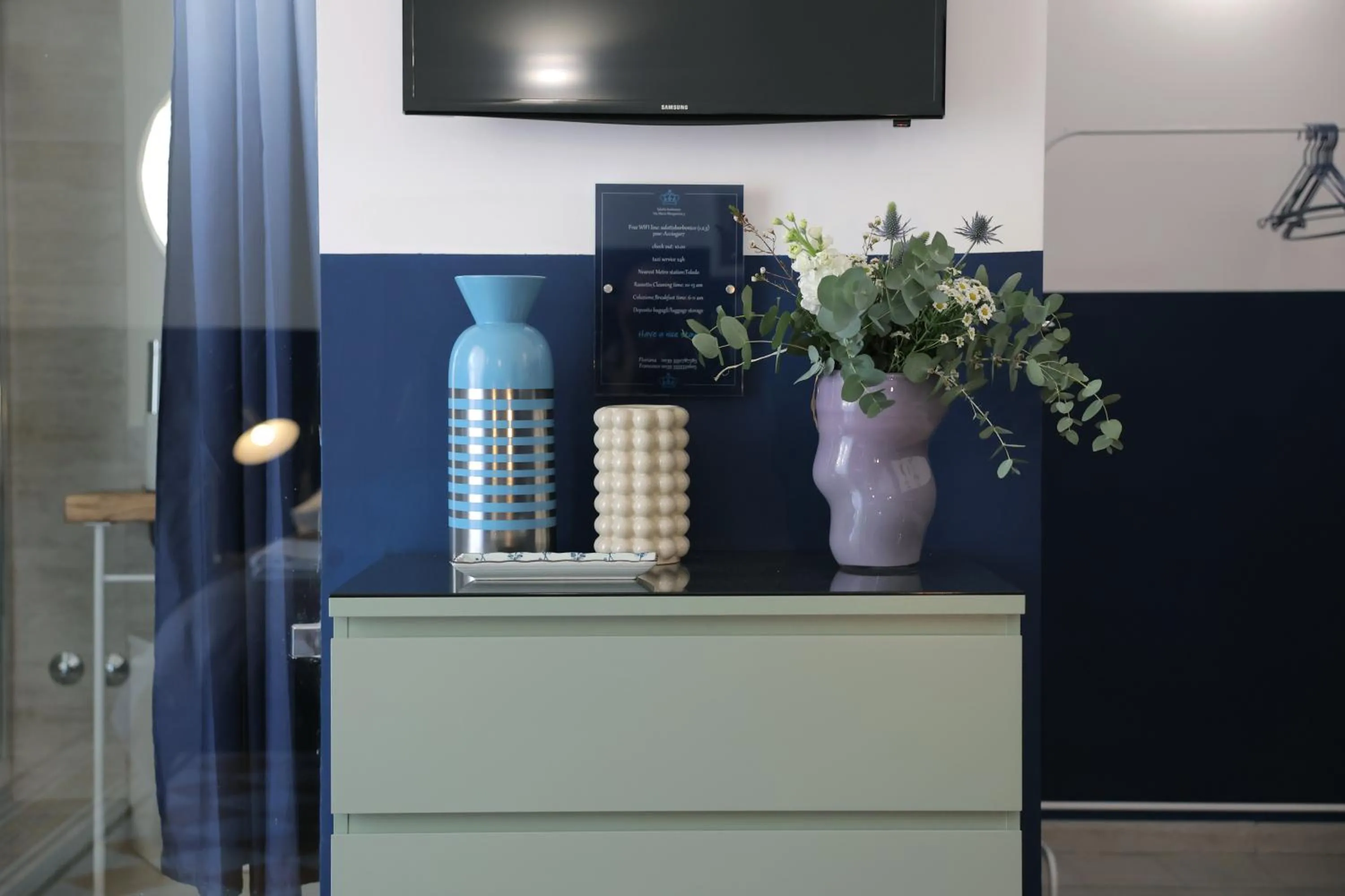 Decorative detail in Salotto Borbonico