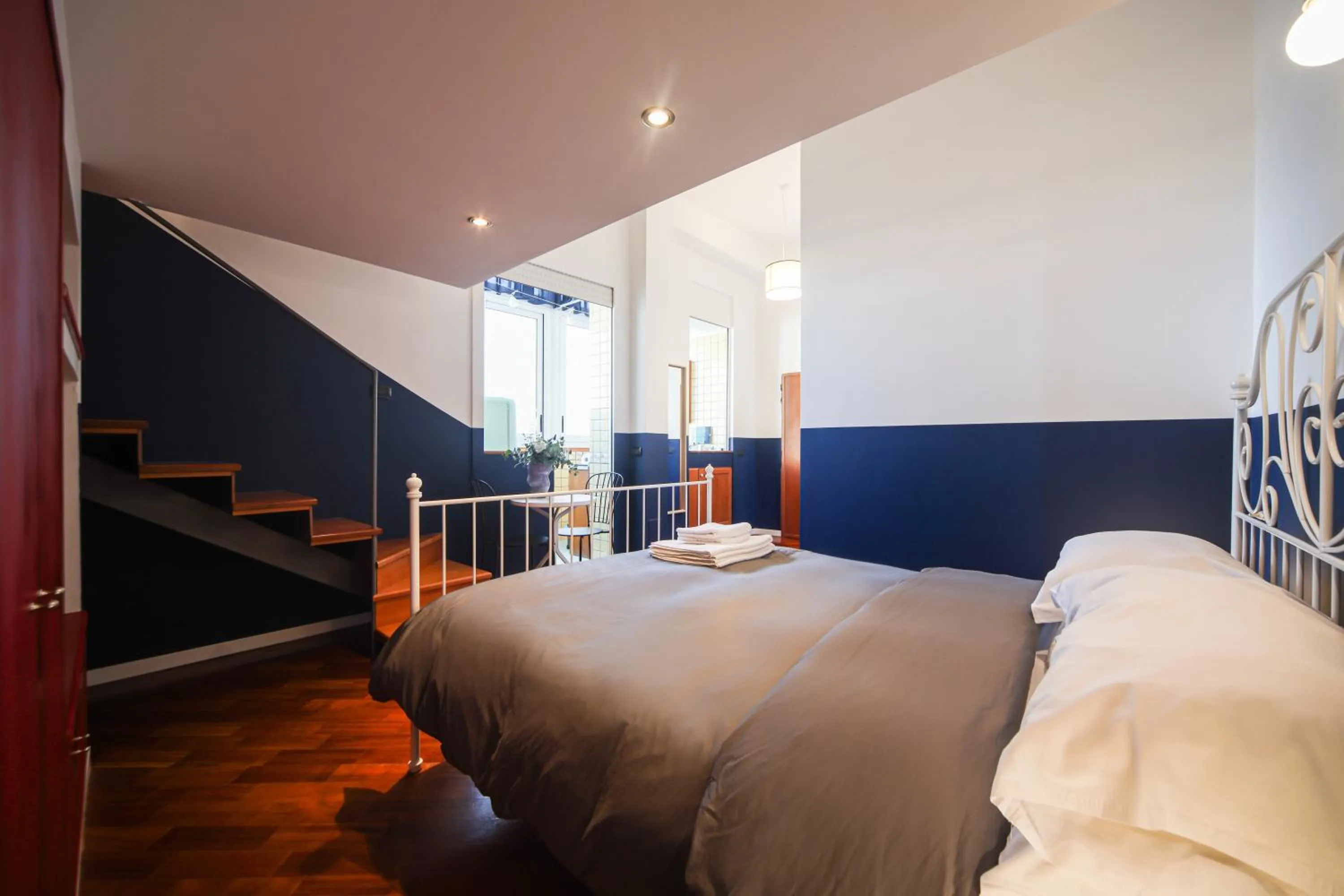 Photo of the whole room, Bed in Salotto Borbonico