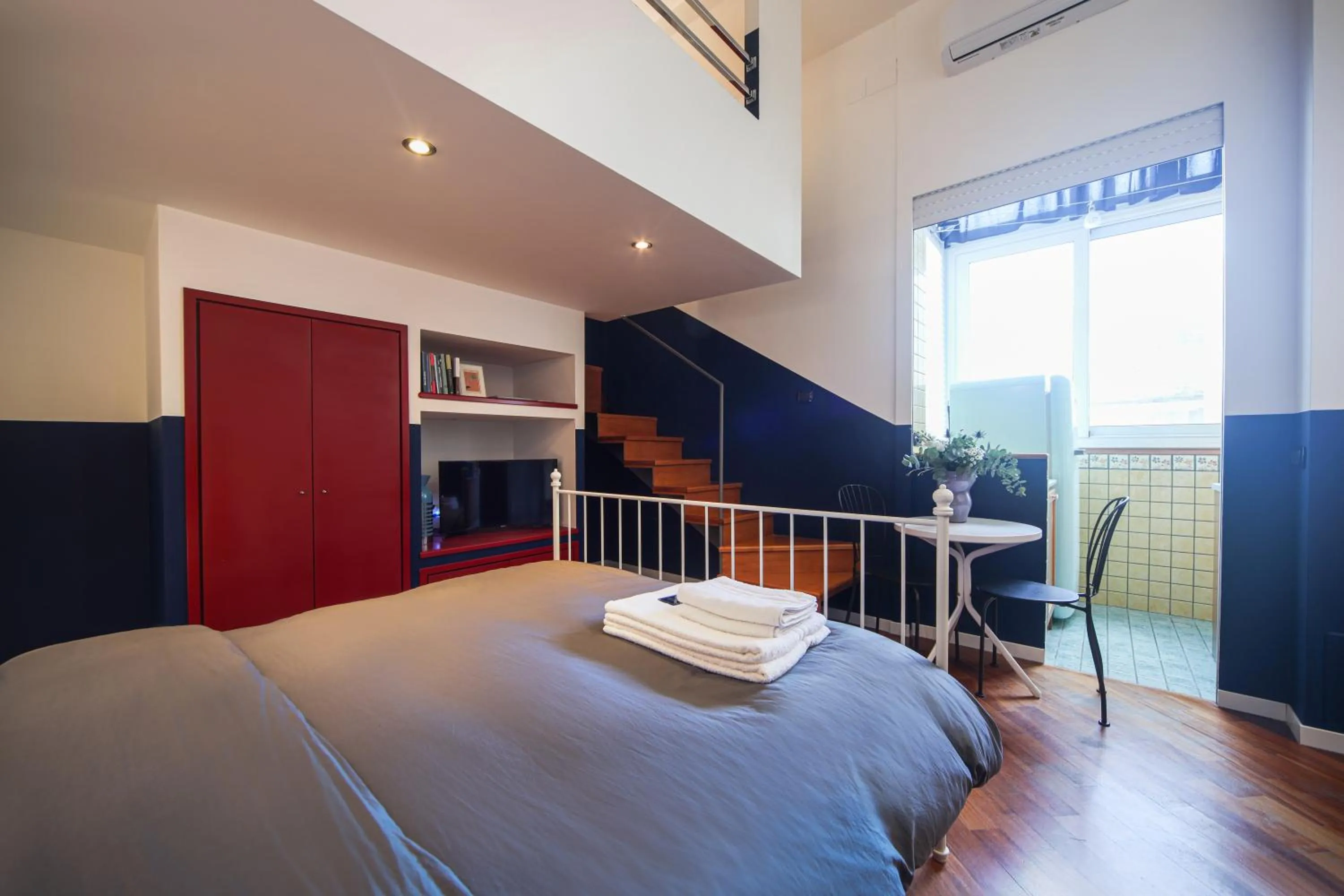 Photo of the whole room, Bed in Salotto Borbonico