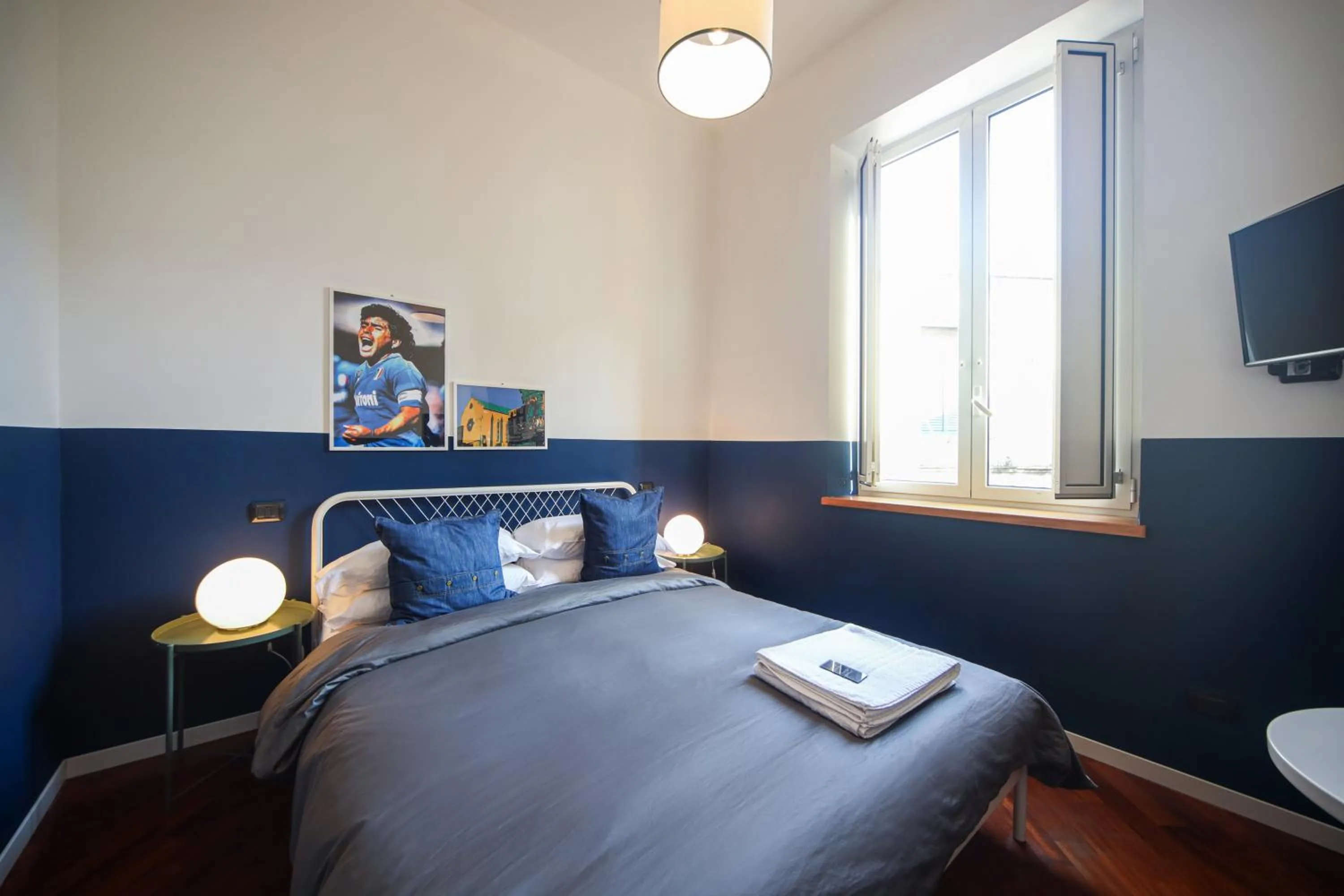 Photo of the whole room, Bed in Salotto Borbonico