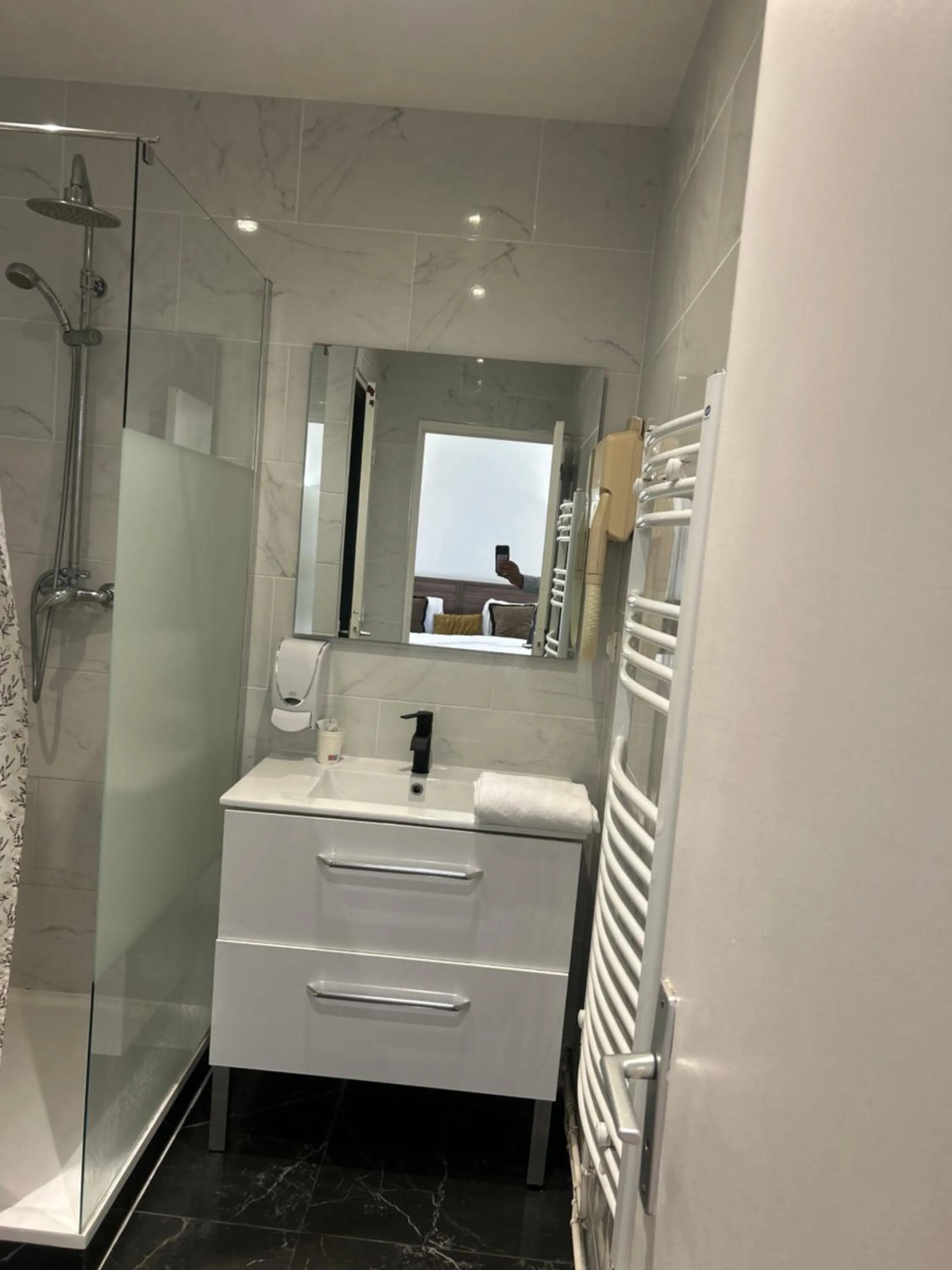 Le Clémenceau Hôtel et Appart 'hôtel "Gare Sncf" centre ville