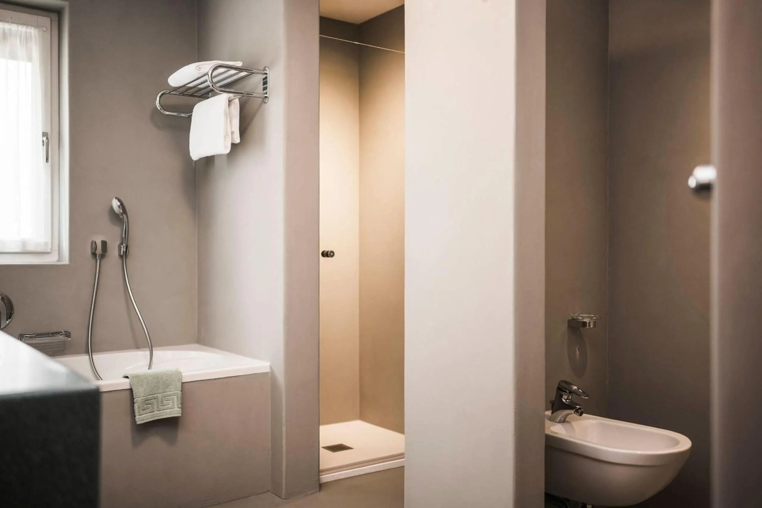 Shower in Hotel Ladinia
