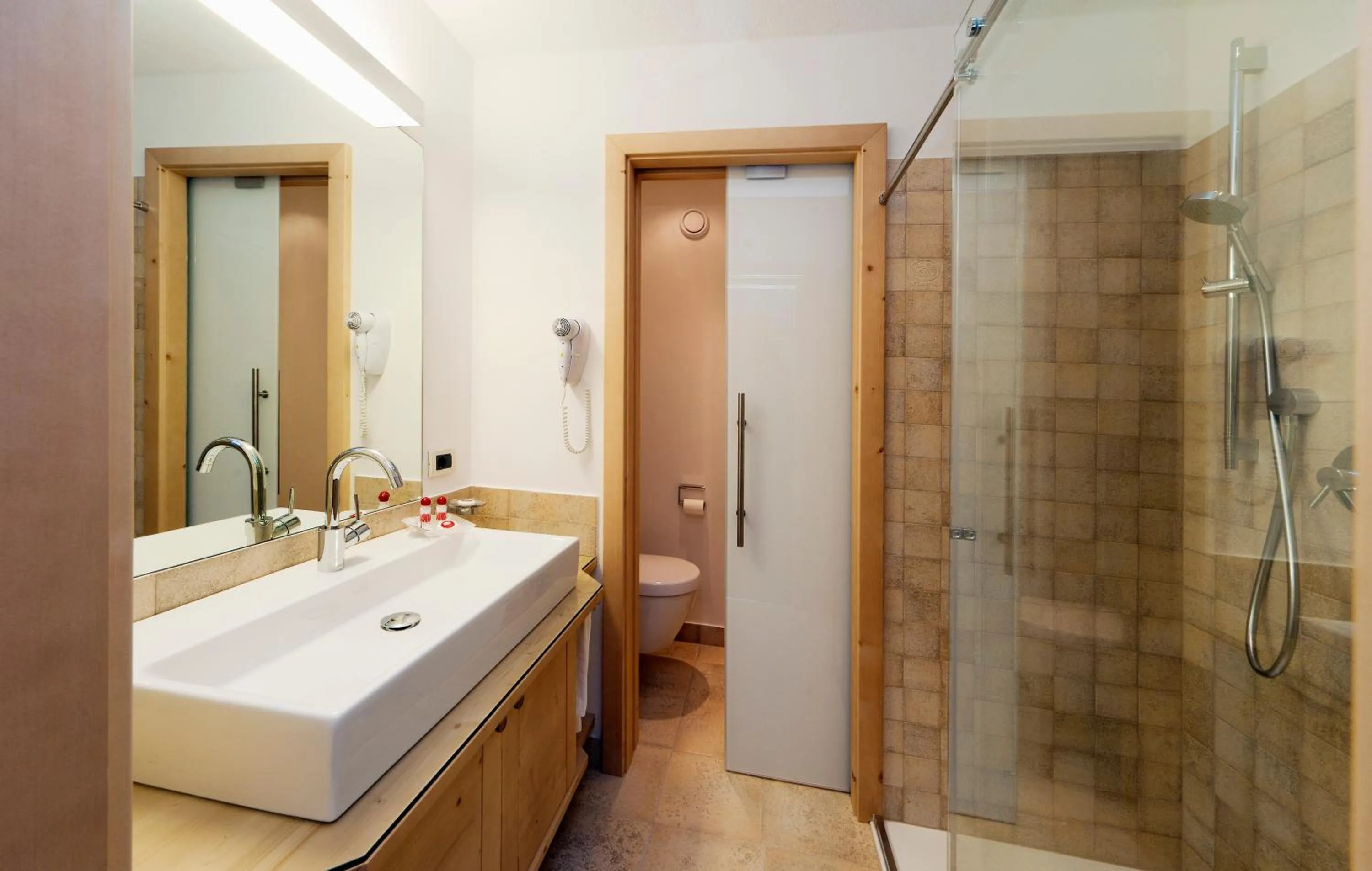 Shower in Hotel Ladinia