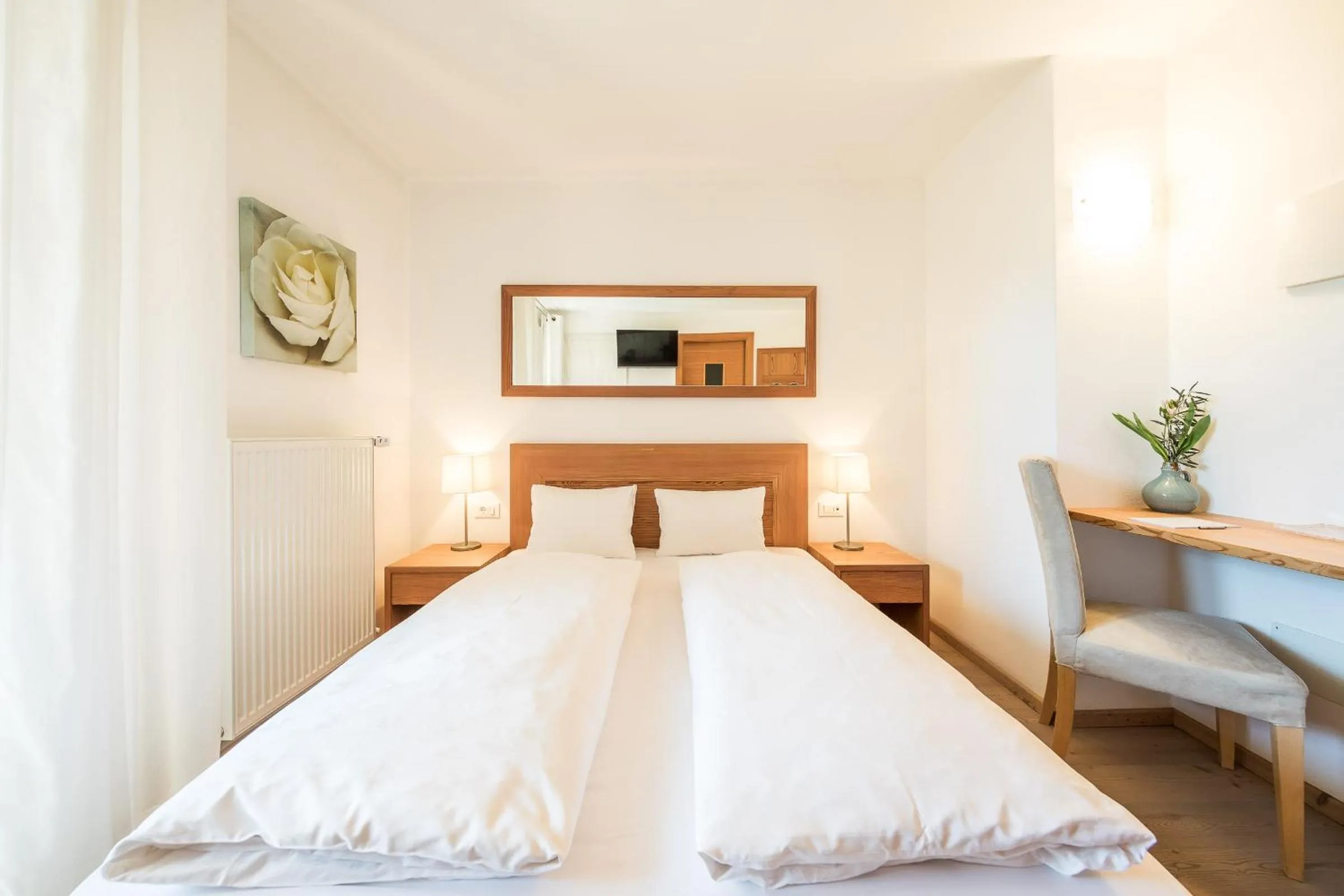 Photo of the whole room, Bed in Boutique Hotel Zum Rosenbaum