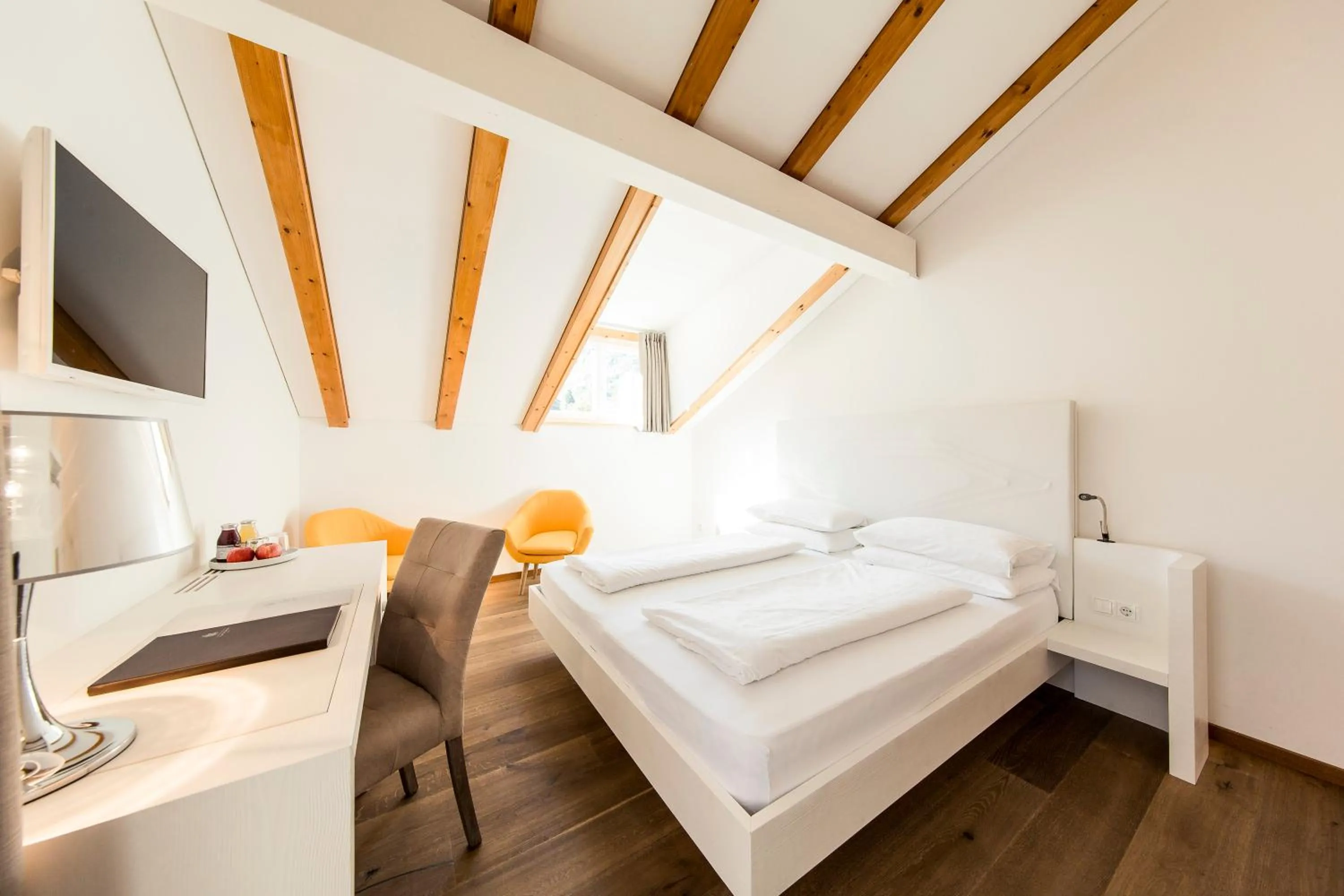 Photo of the whole room, Bed in Boutique Hotel Zum Rosenbaum