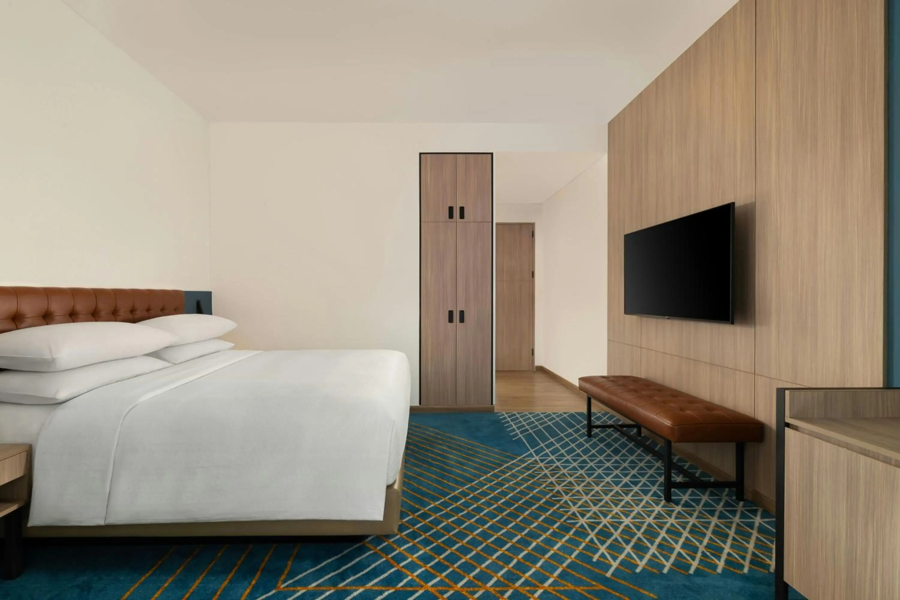 Photo of the whole room, Bed in Four Points by Sheraton Jakarta Thamrin